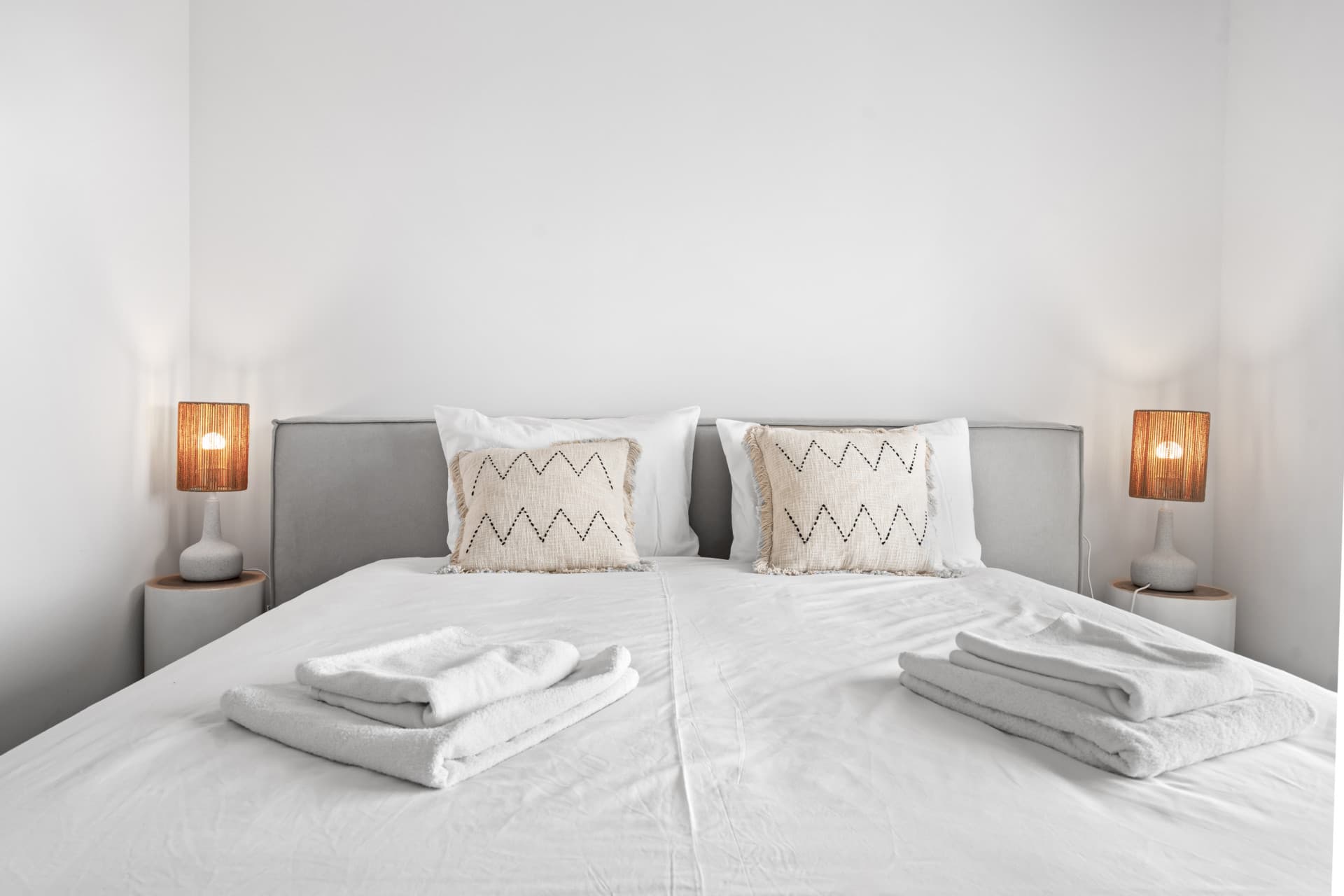 Brand New 3-Bedroom Apartment with Sea & Mountain Views – New Golden Mile