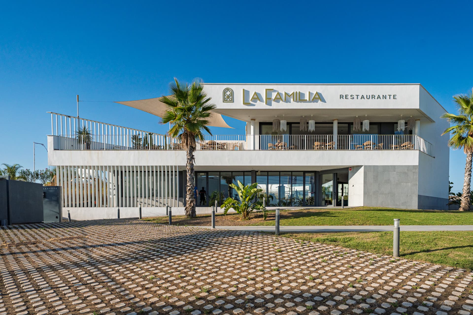 Brand New 3-Bedroom Apartment with Sea & Mountain Views – New Golden Mile