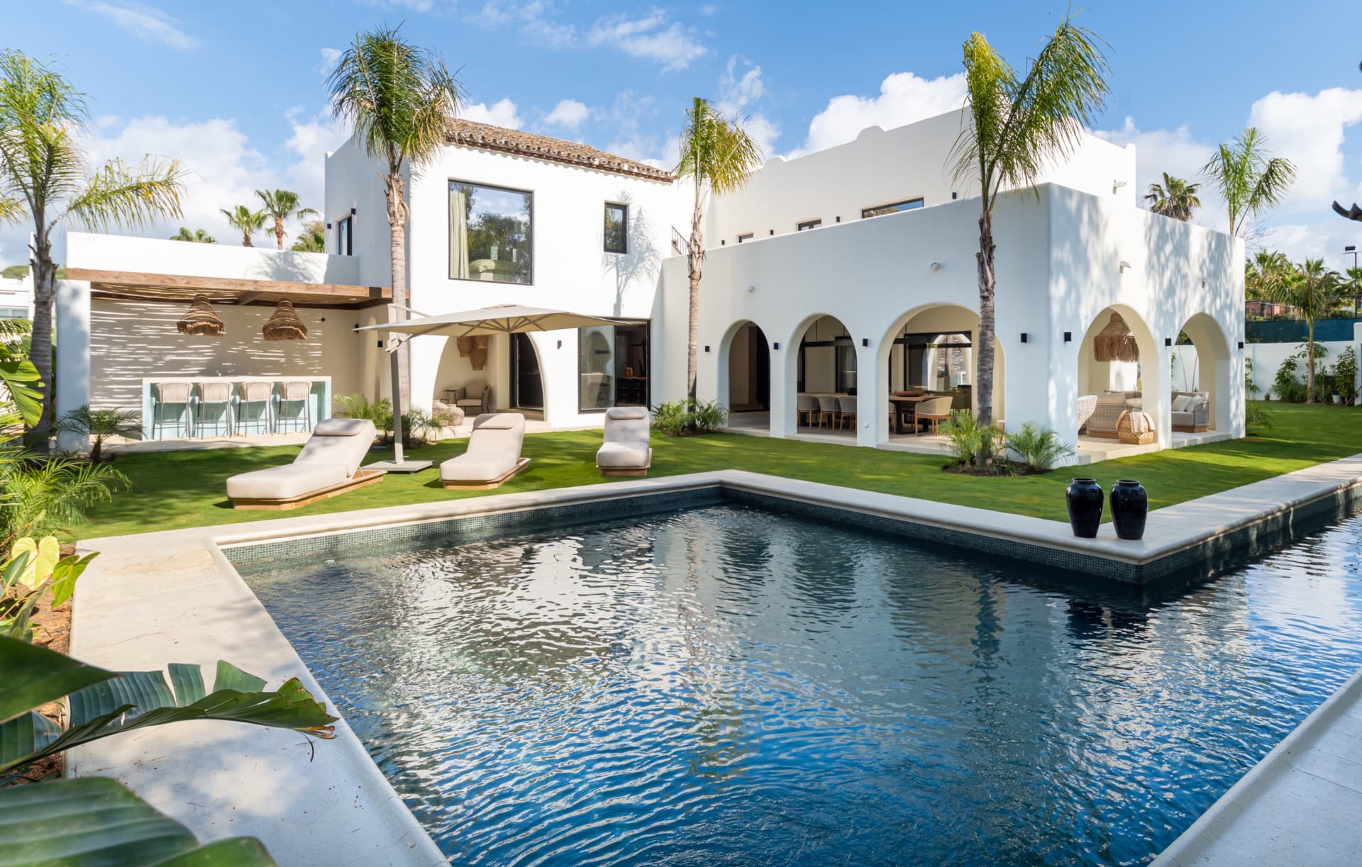 Contemporary Elegance Steps from the Sea in Guadalmina Casasola, Marbella