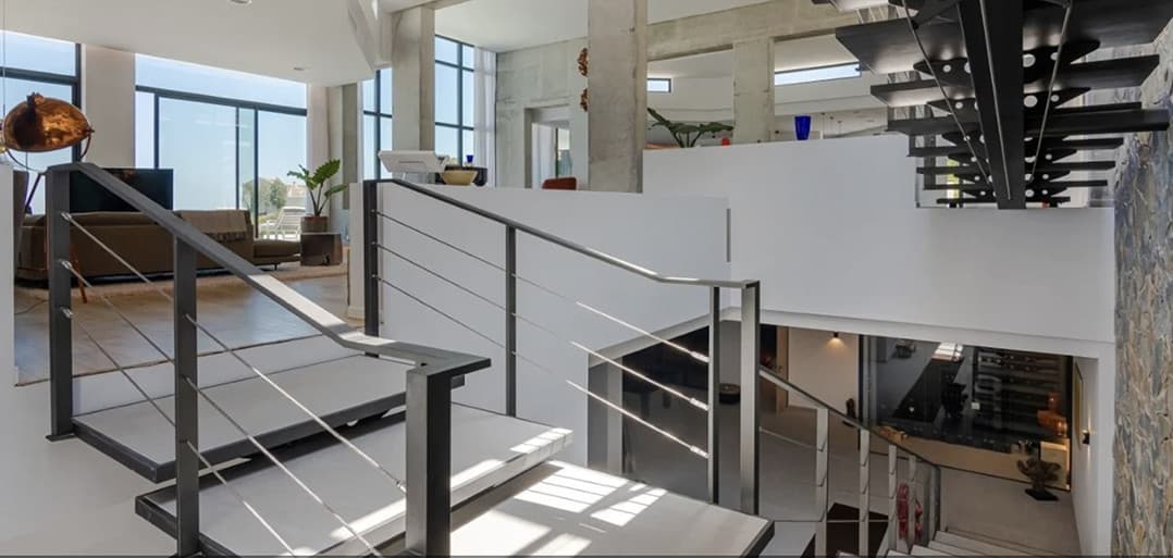 1,580 m² of Pure Luxury, Privacy & Panoramic Views