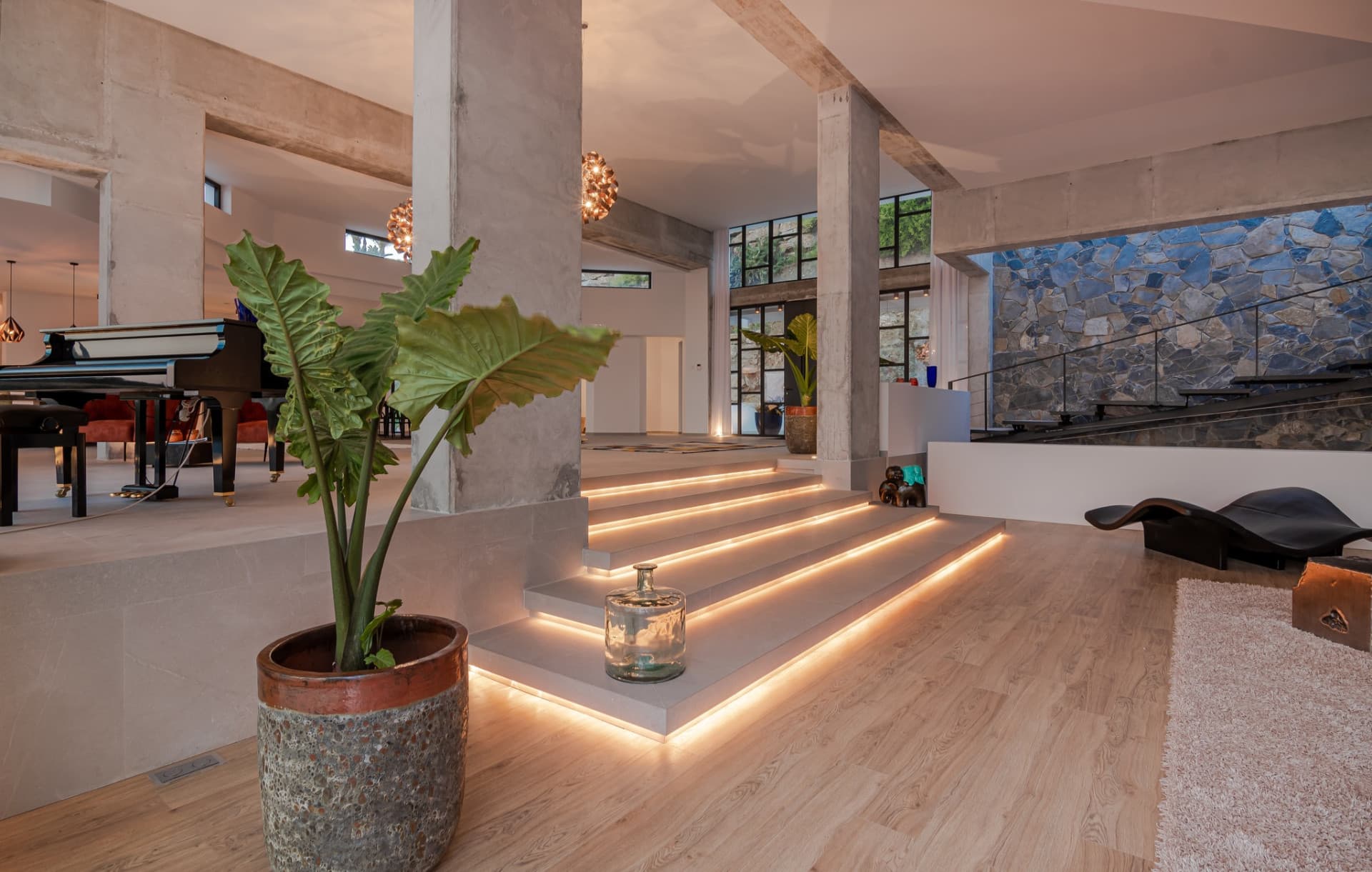 1,580 m² of Pure Luxury, Privacy & Panoramic Views