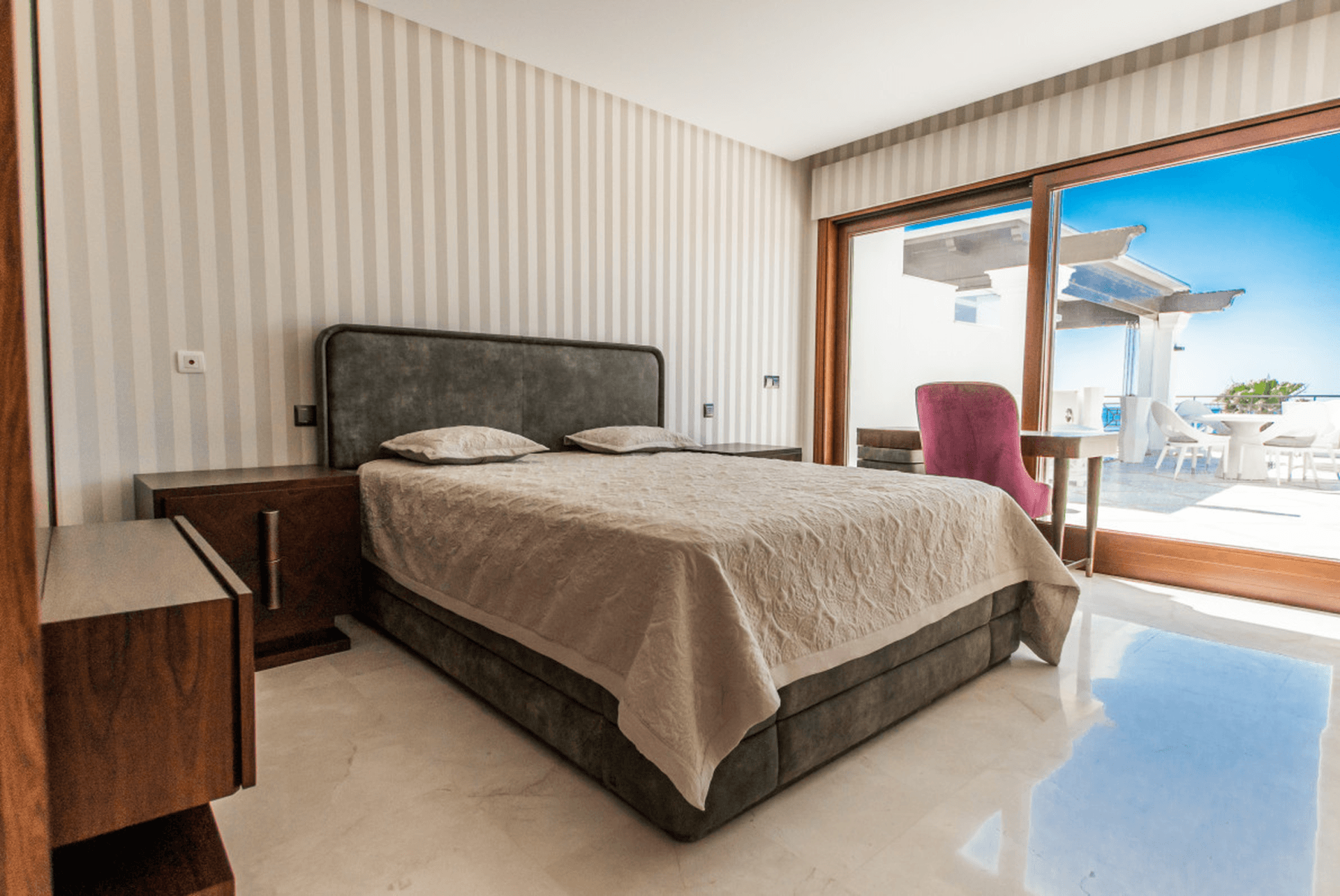 Estepona – Luxury Duplex Penthouse with Private Rooftop Solarium and open sea views