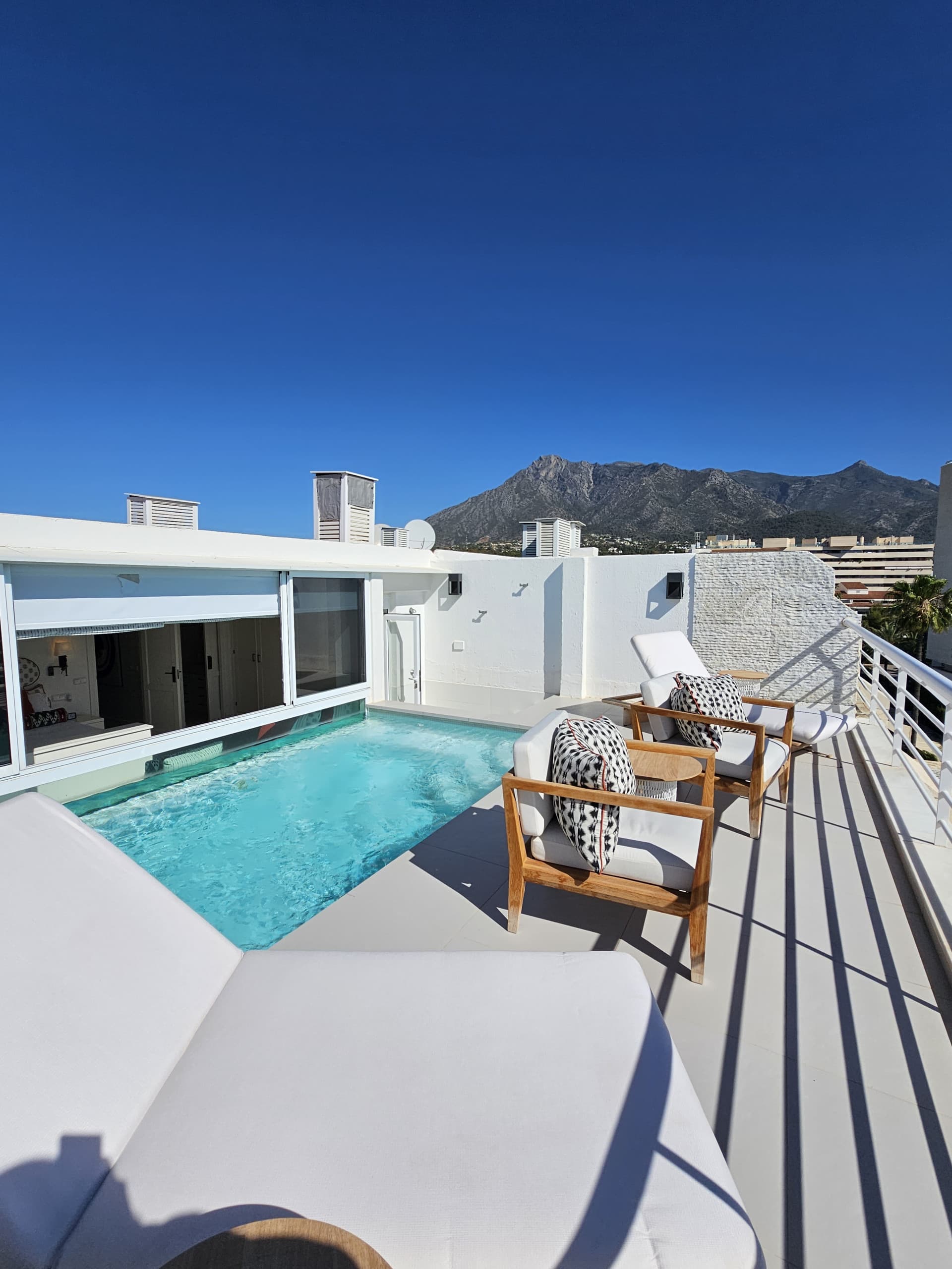 Stunning Duplex Penthouse with Private Pool – Marina Mariola, Marbella