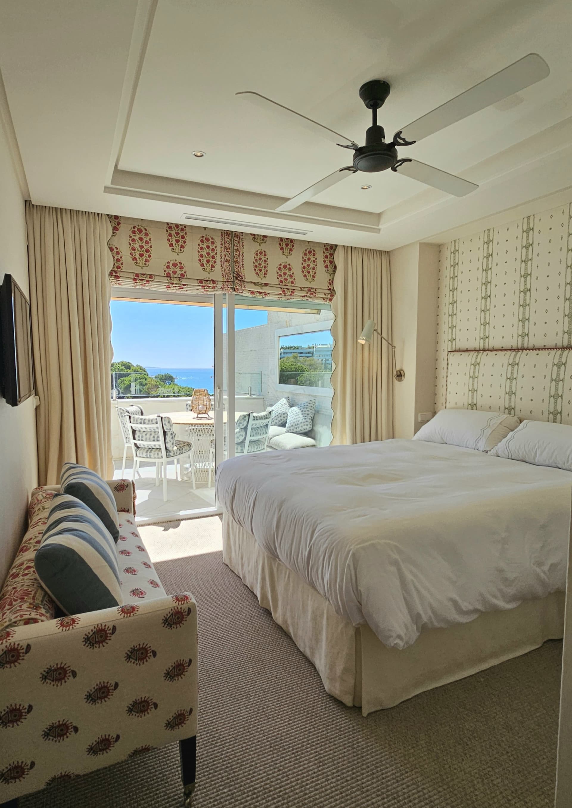 Stunning Duplex Penthouse with Private Pool – Marina Mariola, Marbella