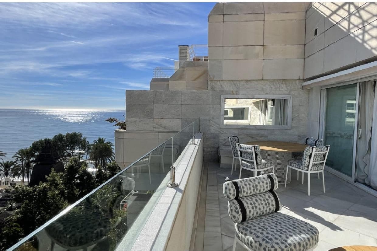 Stunning Duplex Penthouse with Private Pool – Marina Mariola, Marbella