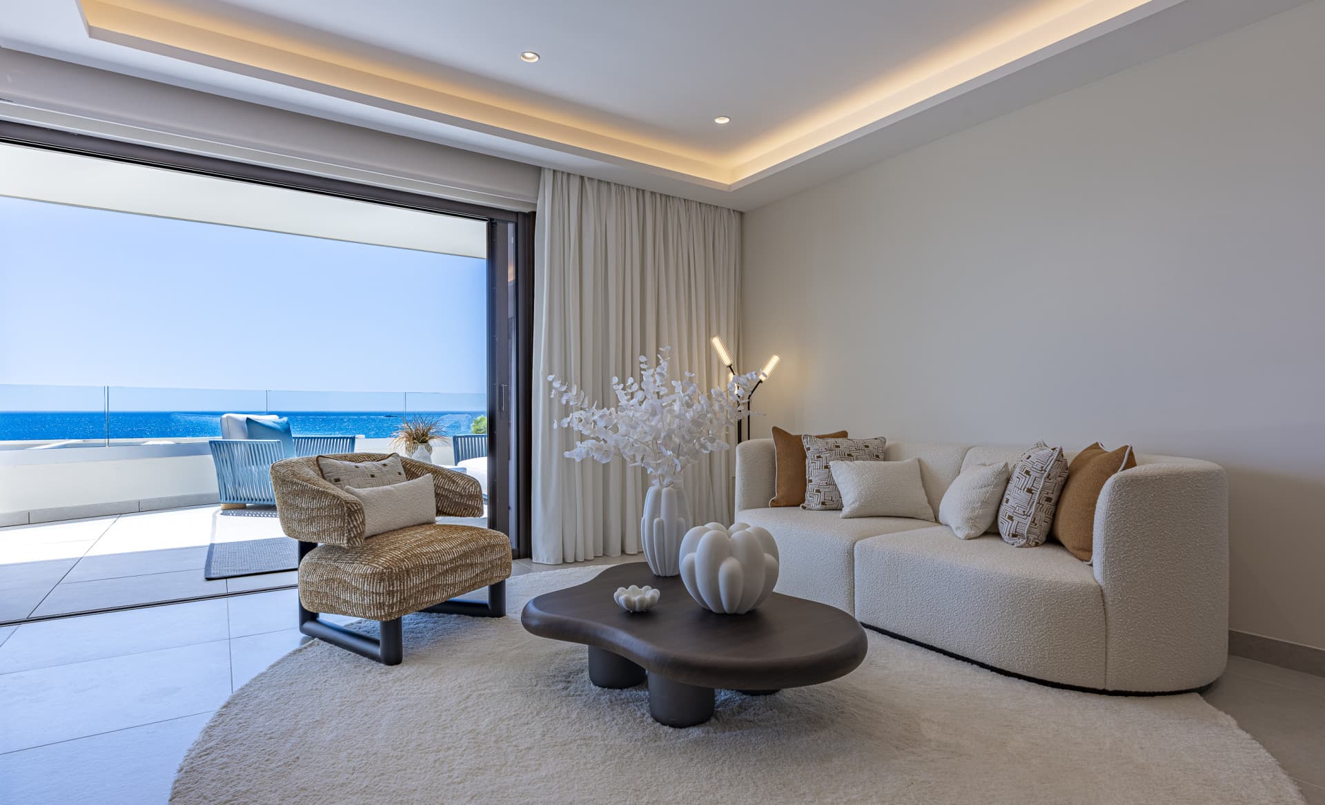 Exceptional Beachfront Apartment with Stunning Sea Views – Velaya, Estepona