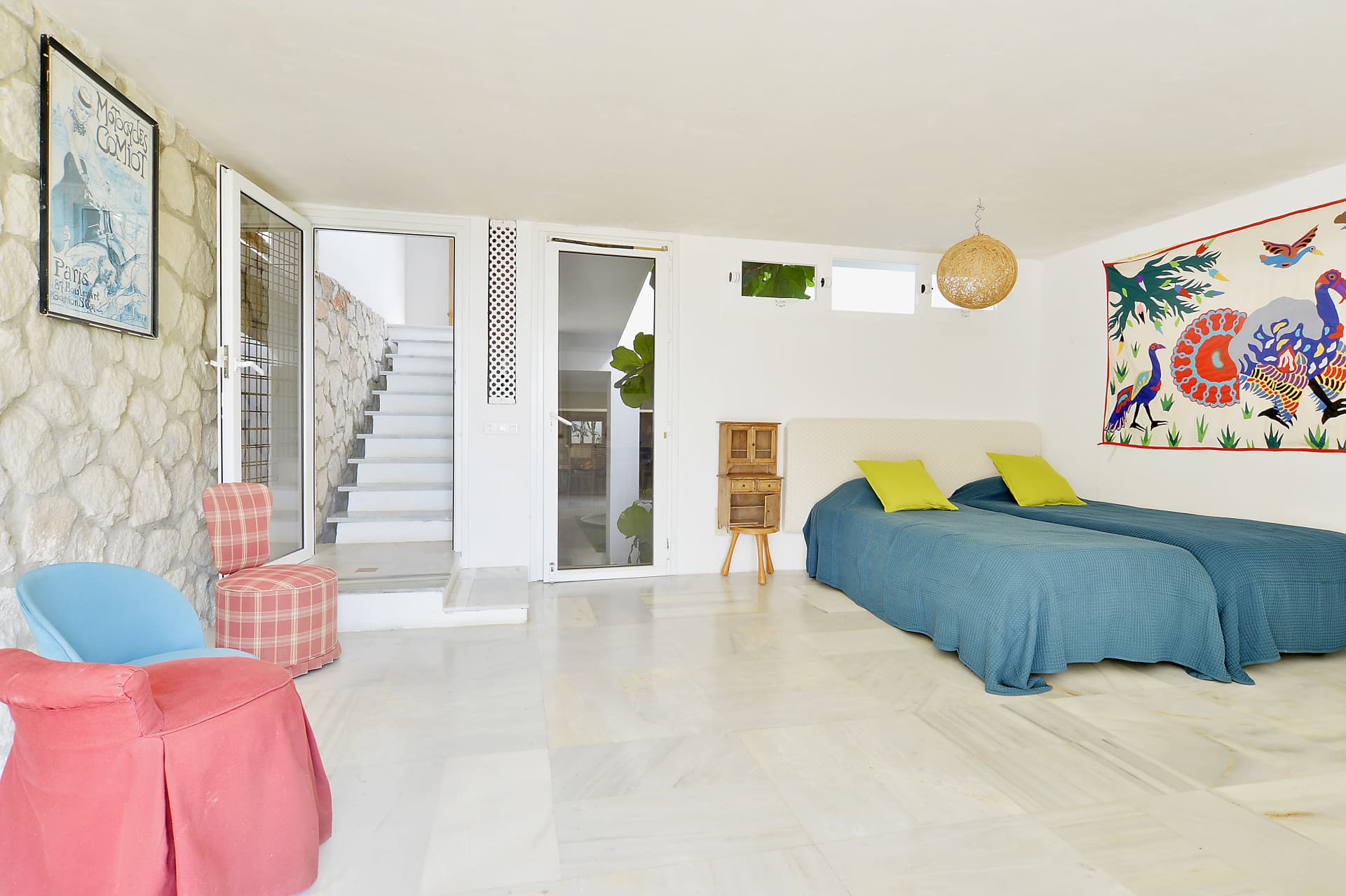 INVESTMENT OPORTUNITY-Villa designed by well-known architects with panoramic sea- and mountain view in Marbella