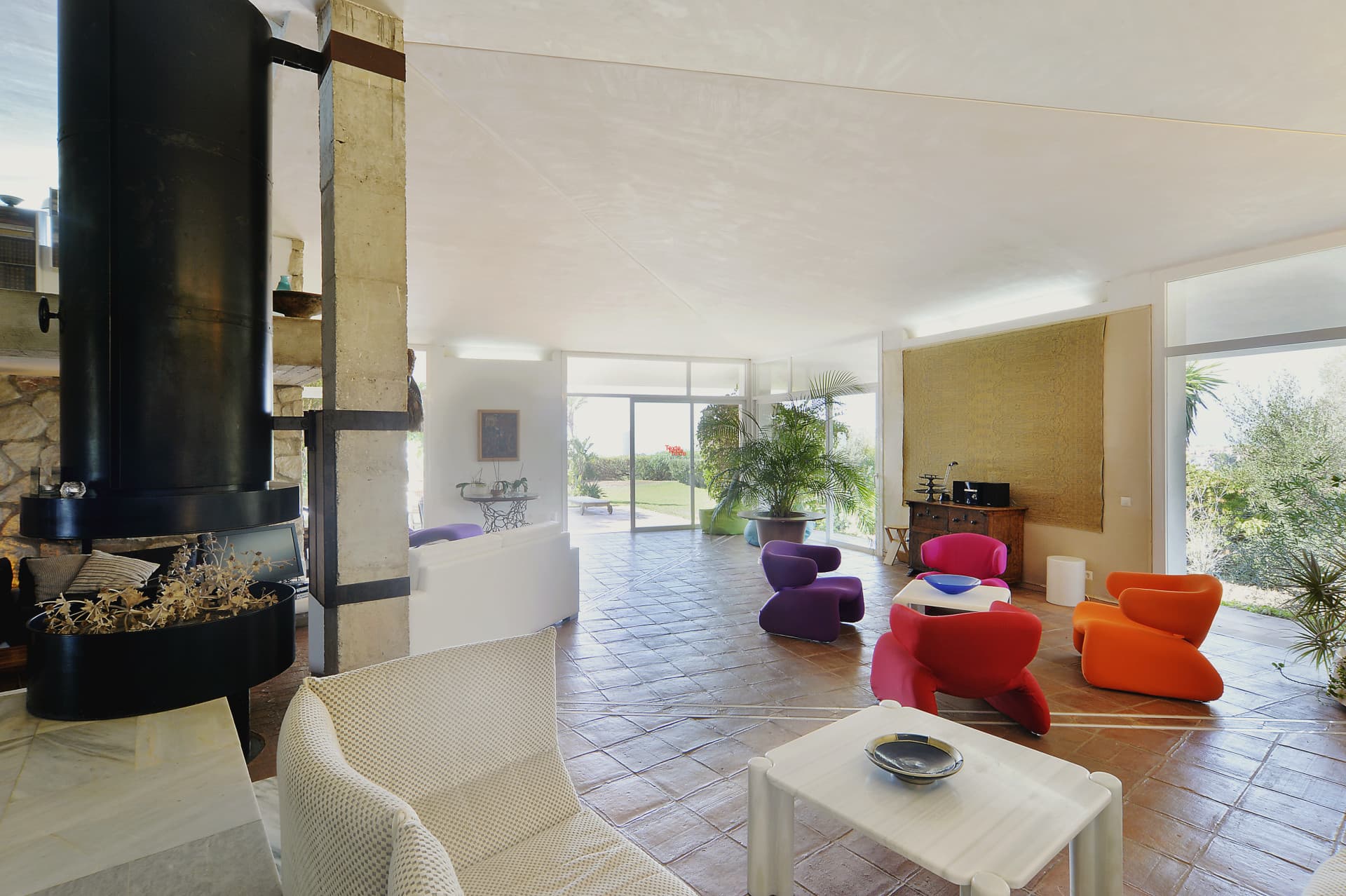 INVESTMENT OPORTUNITY-Villa designed by well-known architects with panoramic sea- and mountain view in Marbella