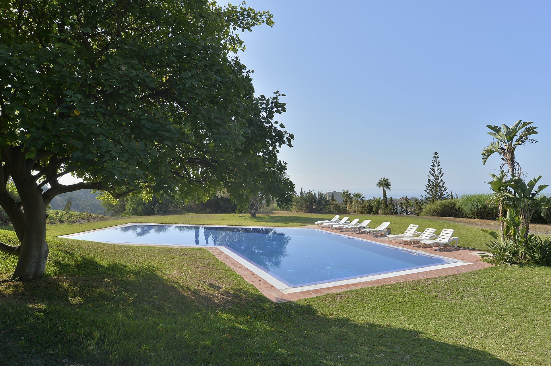 INVESTMENT OPORTUNITY-Villa designed by well-known architects with panoramic sea- and mountain view in Marbella