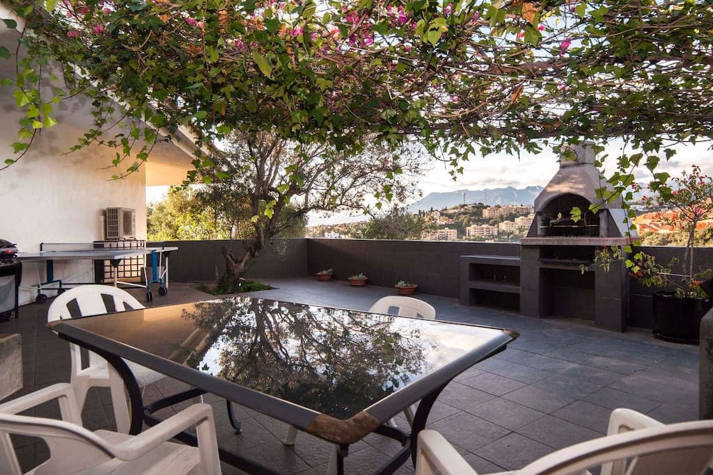 INVESTMENT OPORTUNITY-Villa designed by well-known architects with panoramic sea- and mountain view in Marbella