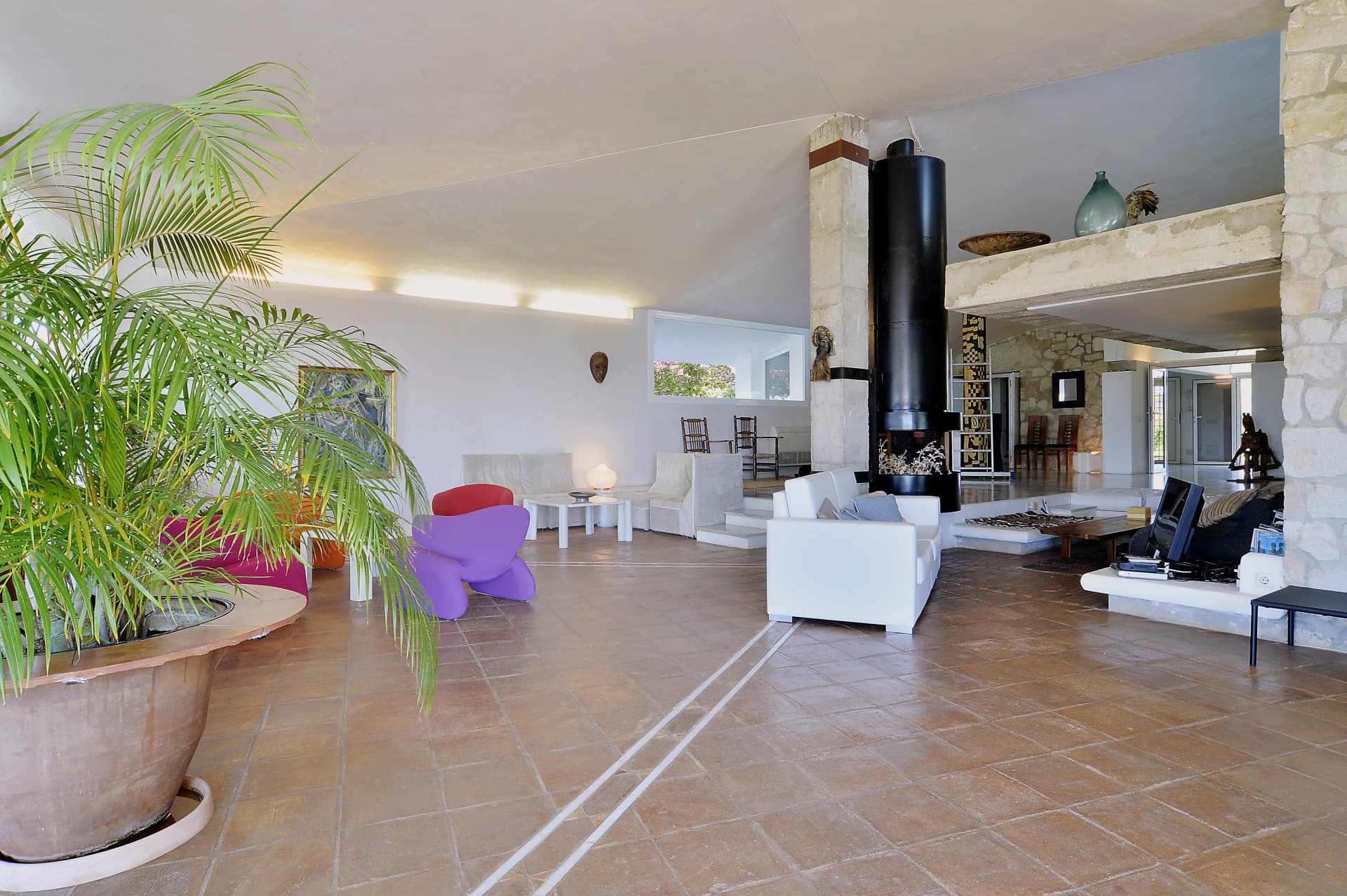INVESTMENT OPORTUNITY-Villa designed by well-known architects with panoramic sea- and mountain view in Marbella