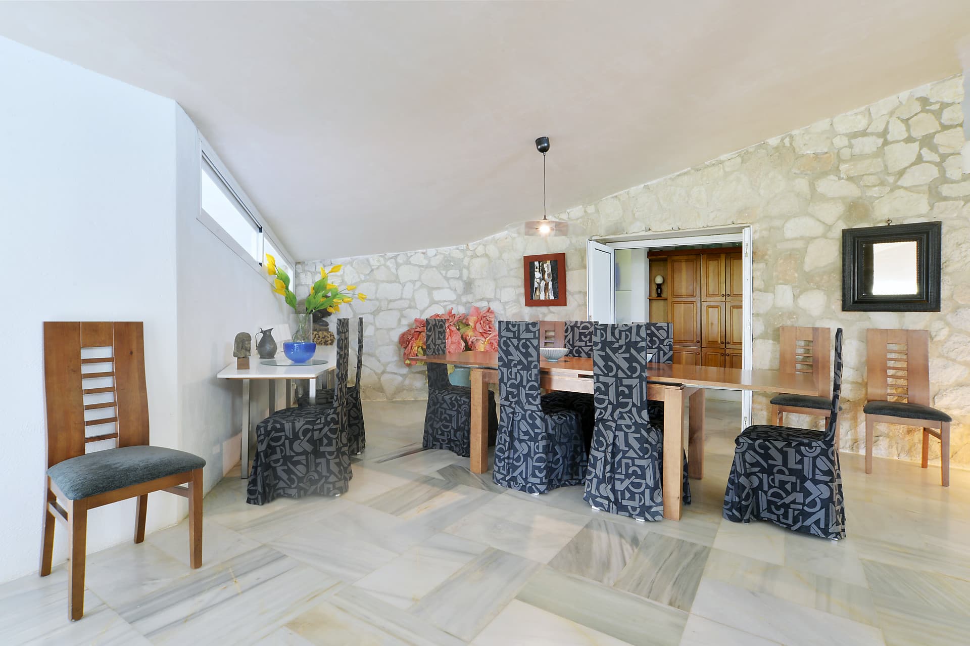 INVESTMENT OPORTUNITY-Villa designed by well-known architects with panoramic sea- and mountain view in Marbella