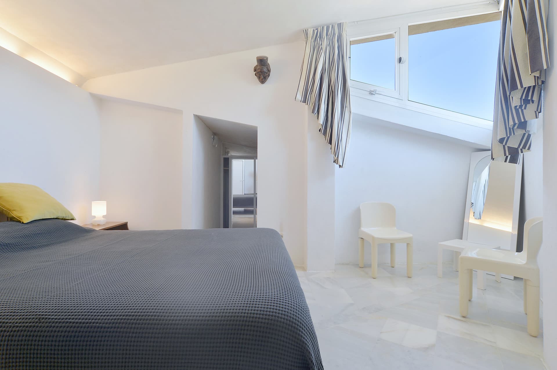 INVESTMENT OPORTUNITY-Villa designed by well-known architects with panoramic sea- and mountain view in Marbella