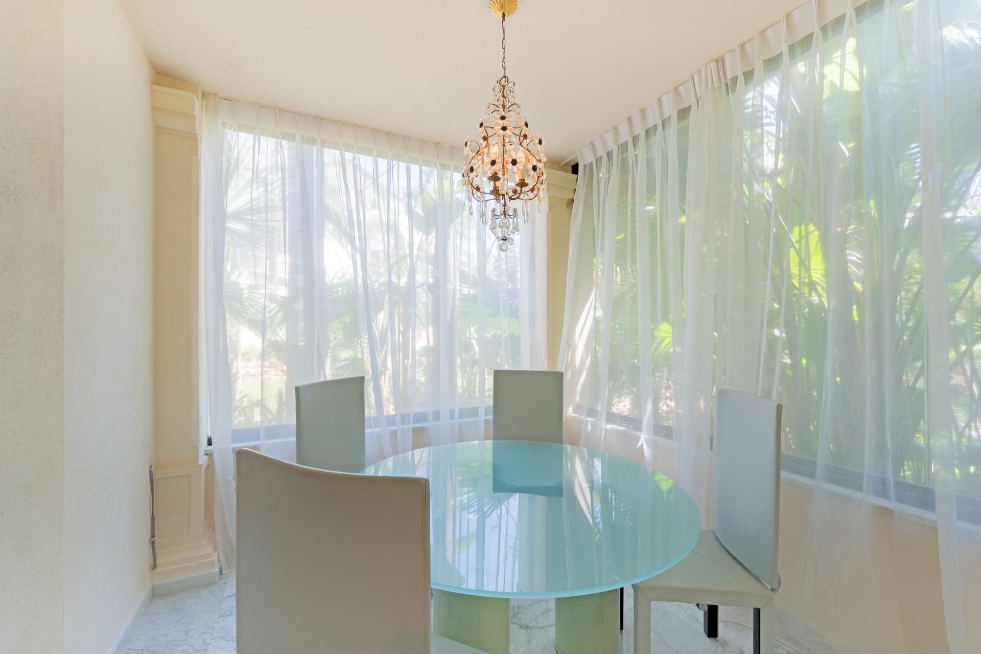 Monteros Playa - frontline beach luxury apartment