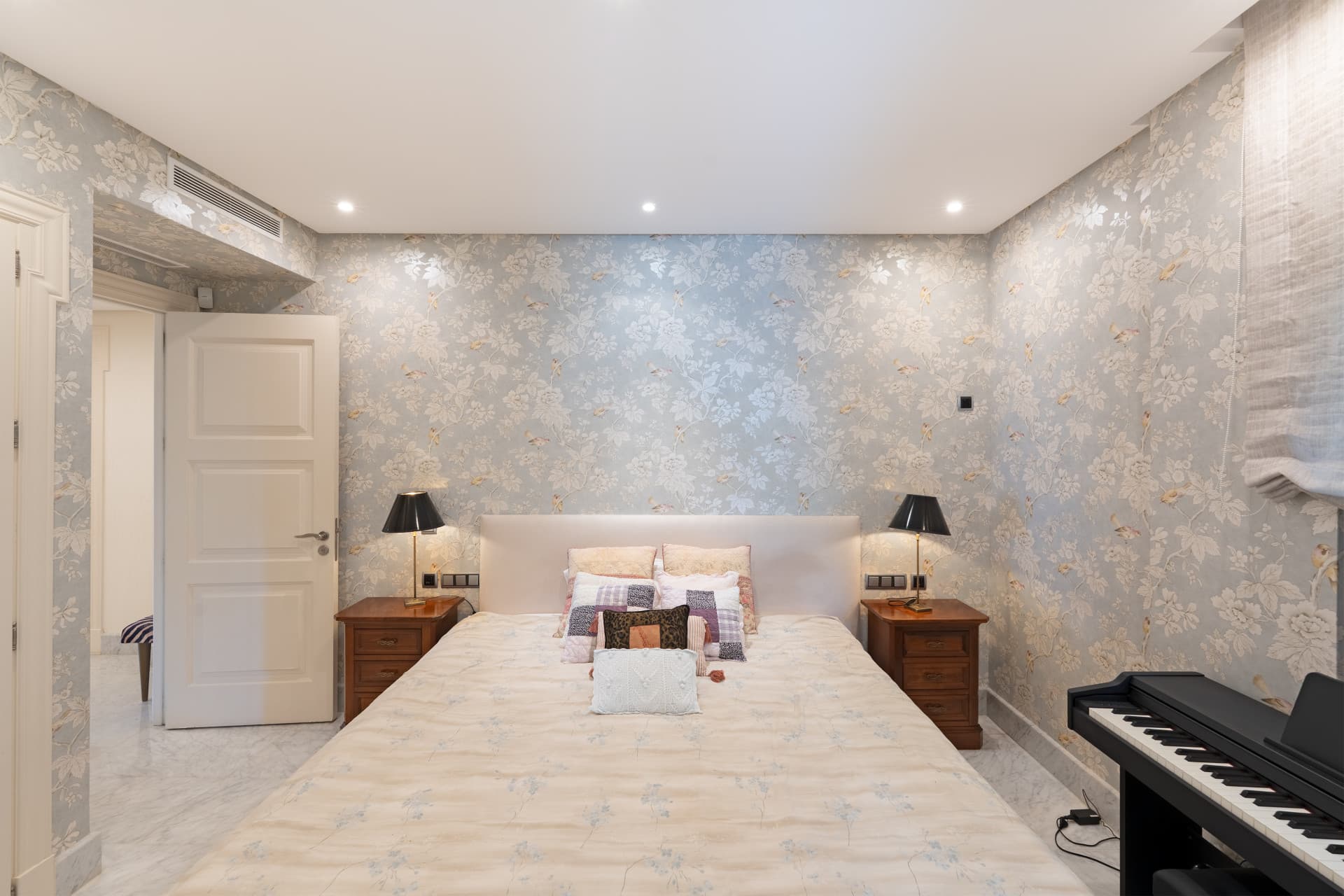 Monteros Playa - frontline beach luxury apartment