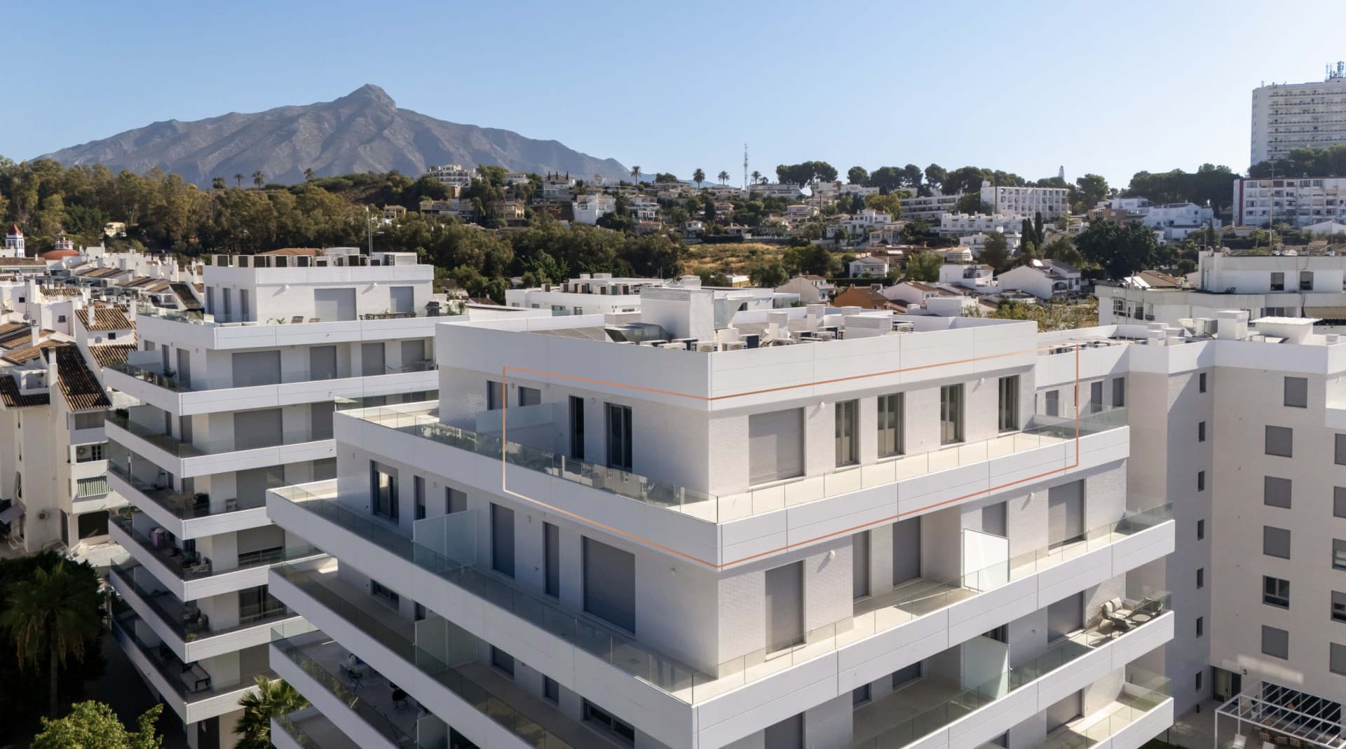 Nuevo ático, construido en 2026 y vendido sin muebles en el corazón de La Campana
