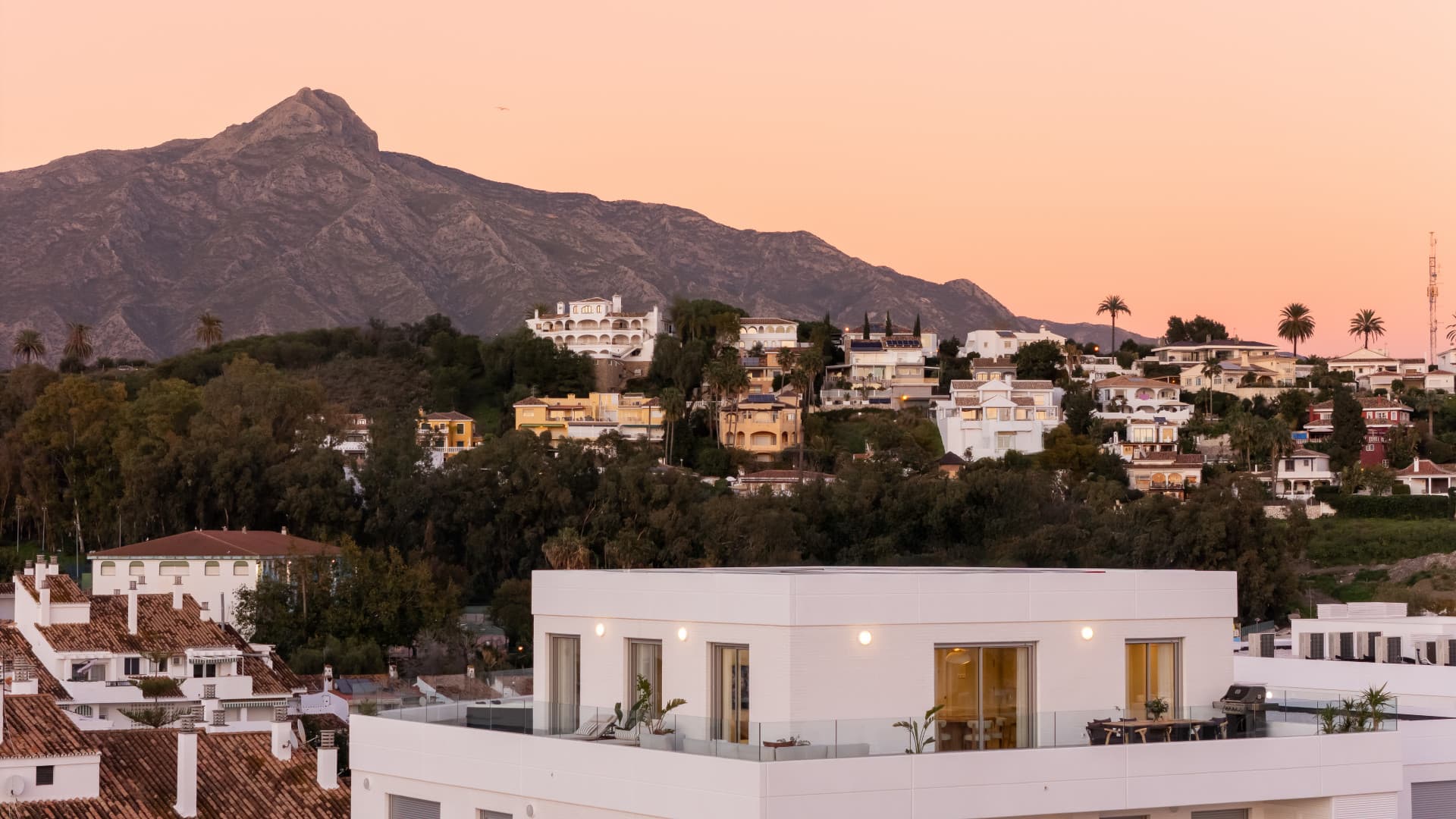 Exclusive True Penthouse in La Campana with 4 Bedrooms.