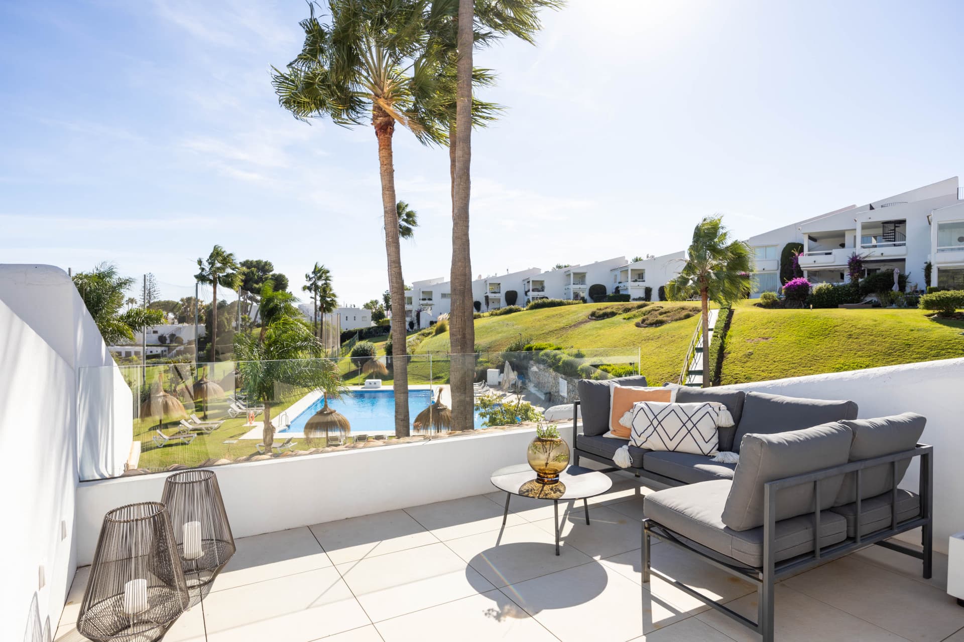 Beautifully Renovated Apartment with Stunning Views in Nueva Andalucía