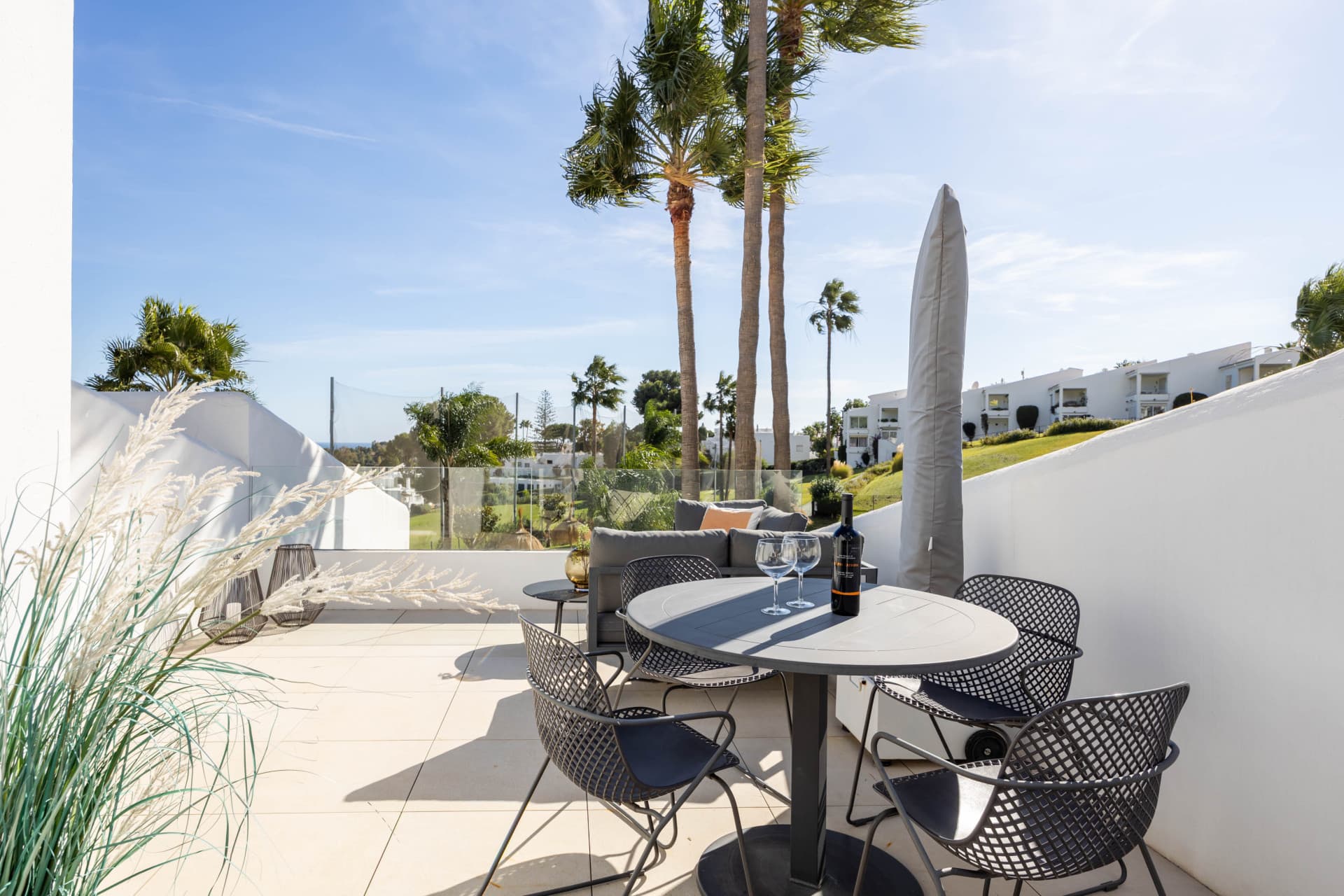 Beautifully Renovated Apartment with Stunning Views in Nueva Andalucía