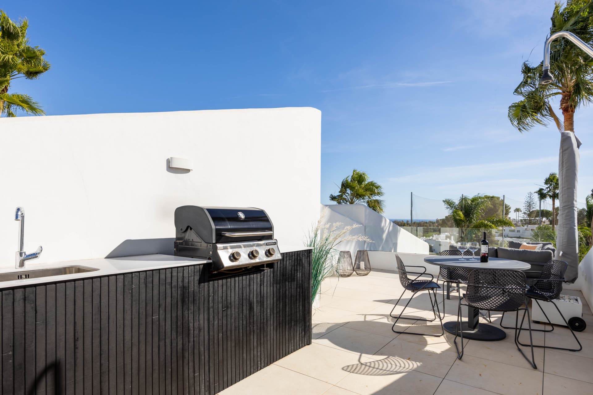 Beautifully Renovated Apartment with Stunning Views in Nueva Andalucía