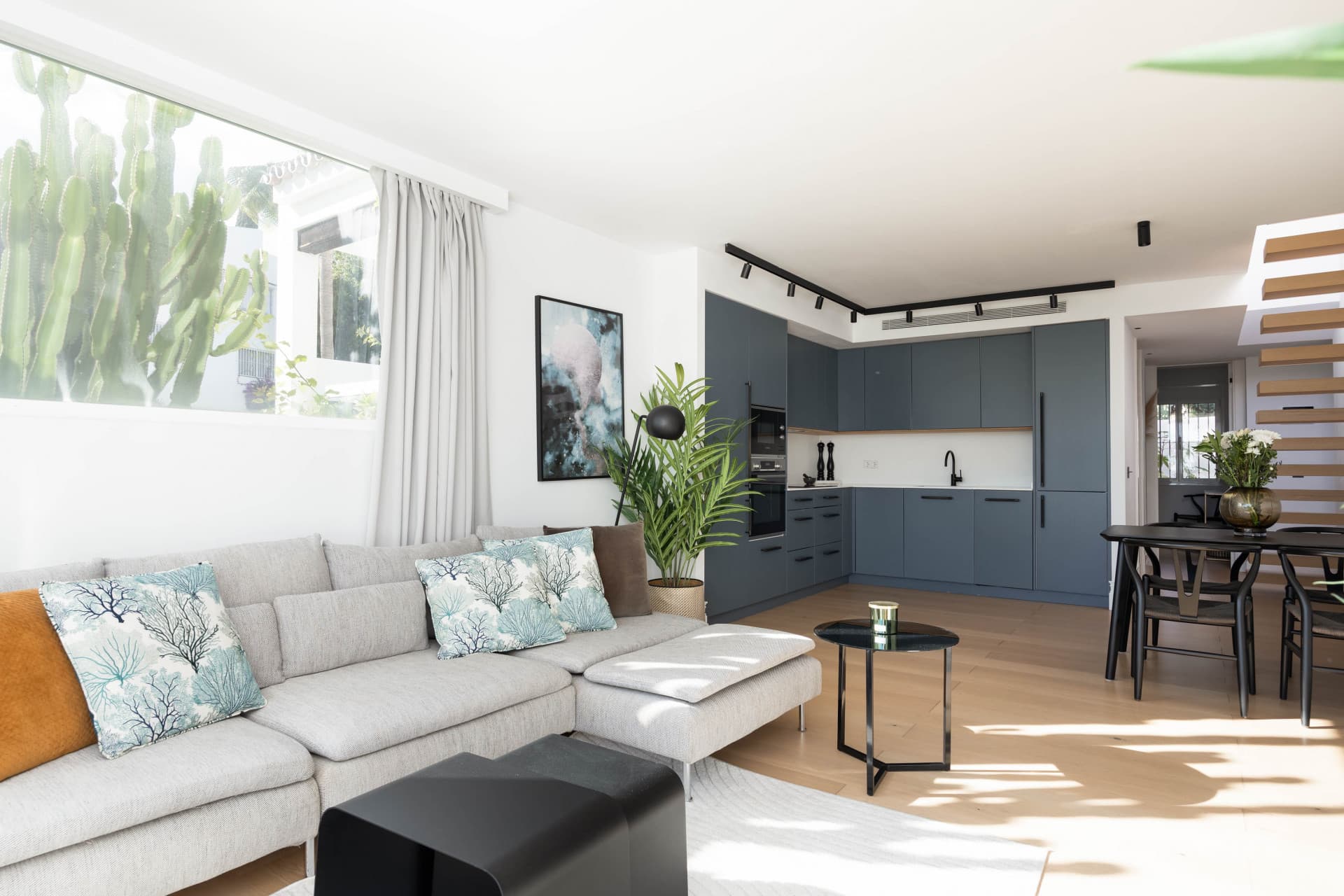 Beautifully Renovated Apartment with Stunning Views in Nueva Andalucía