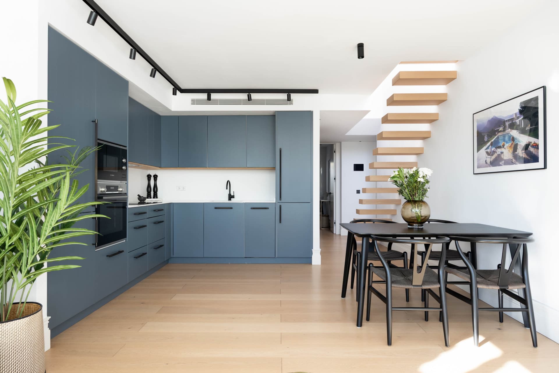 Beautifully Renovated Apartment with Stunning Views in Nueva Andalucía