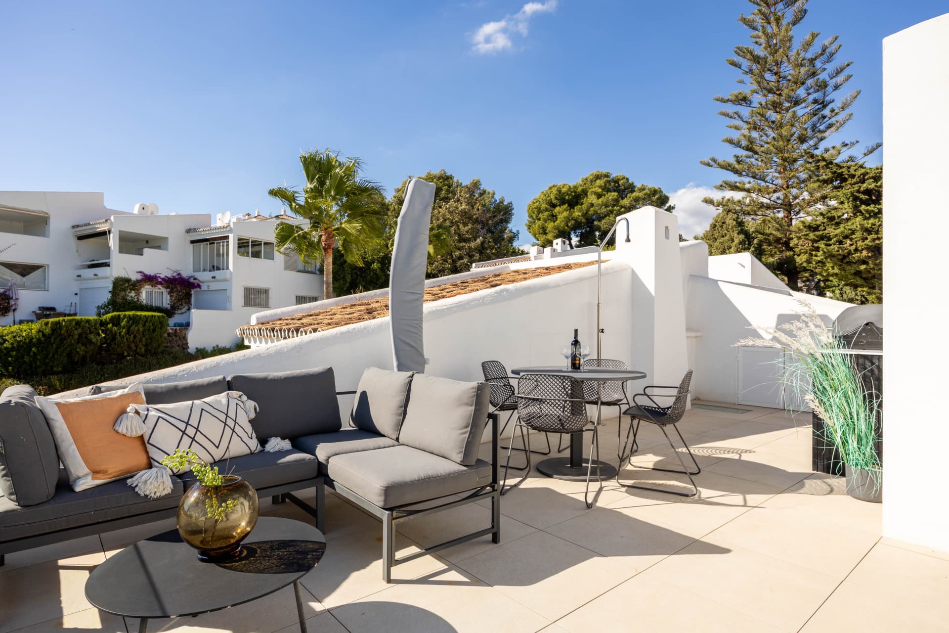Beautifully Renovated Apartment with Stunning Views in Nueva Andalucía