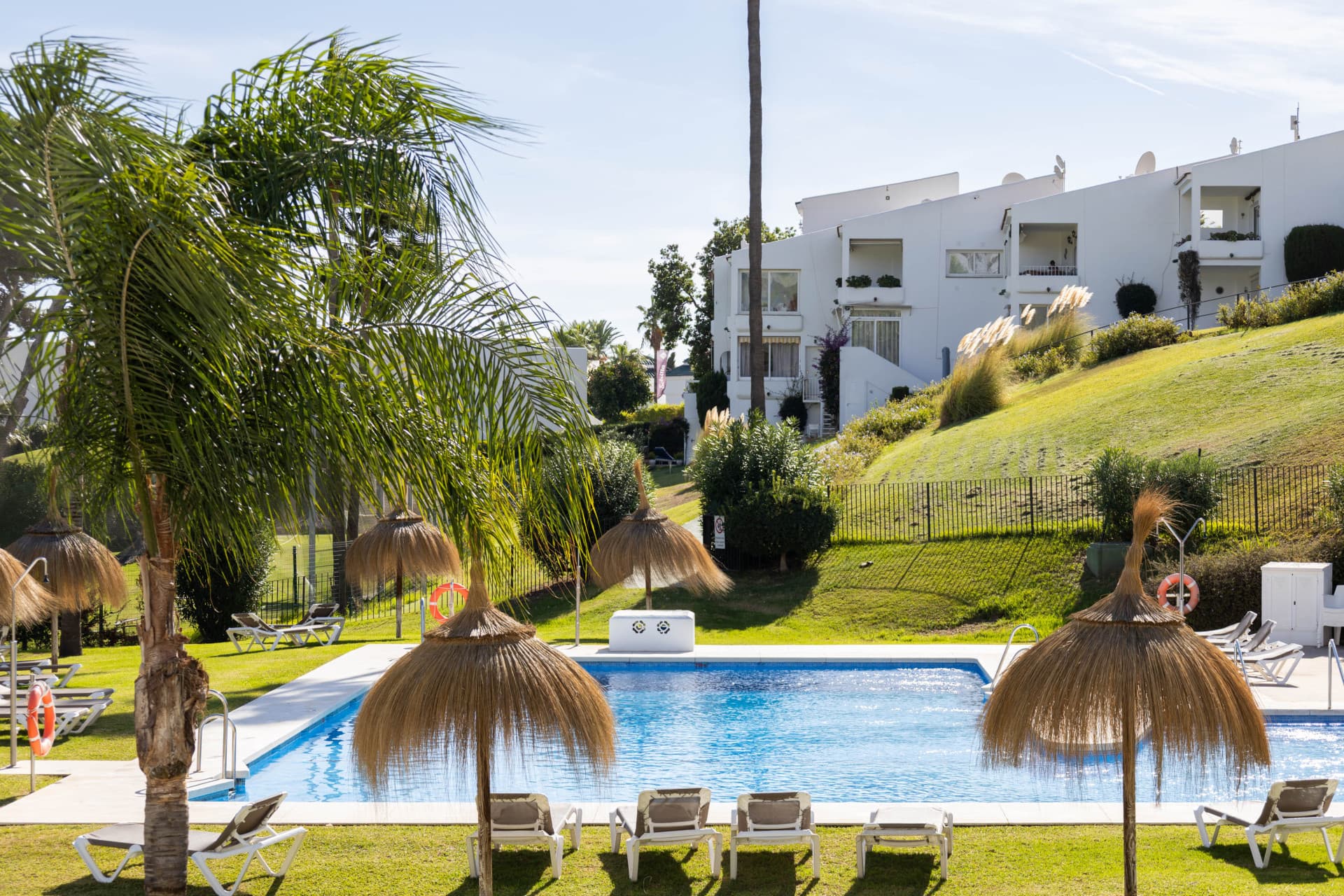 Beautifully Renovated Apartment with Stunning Views in Nueva Andalucía