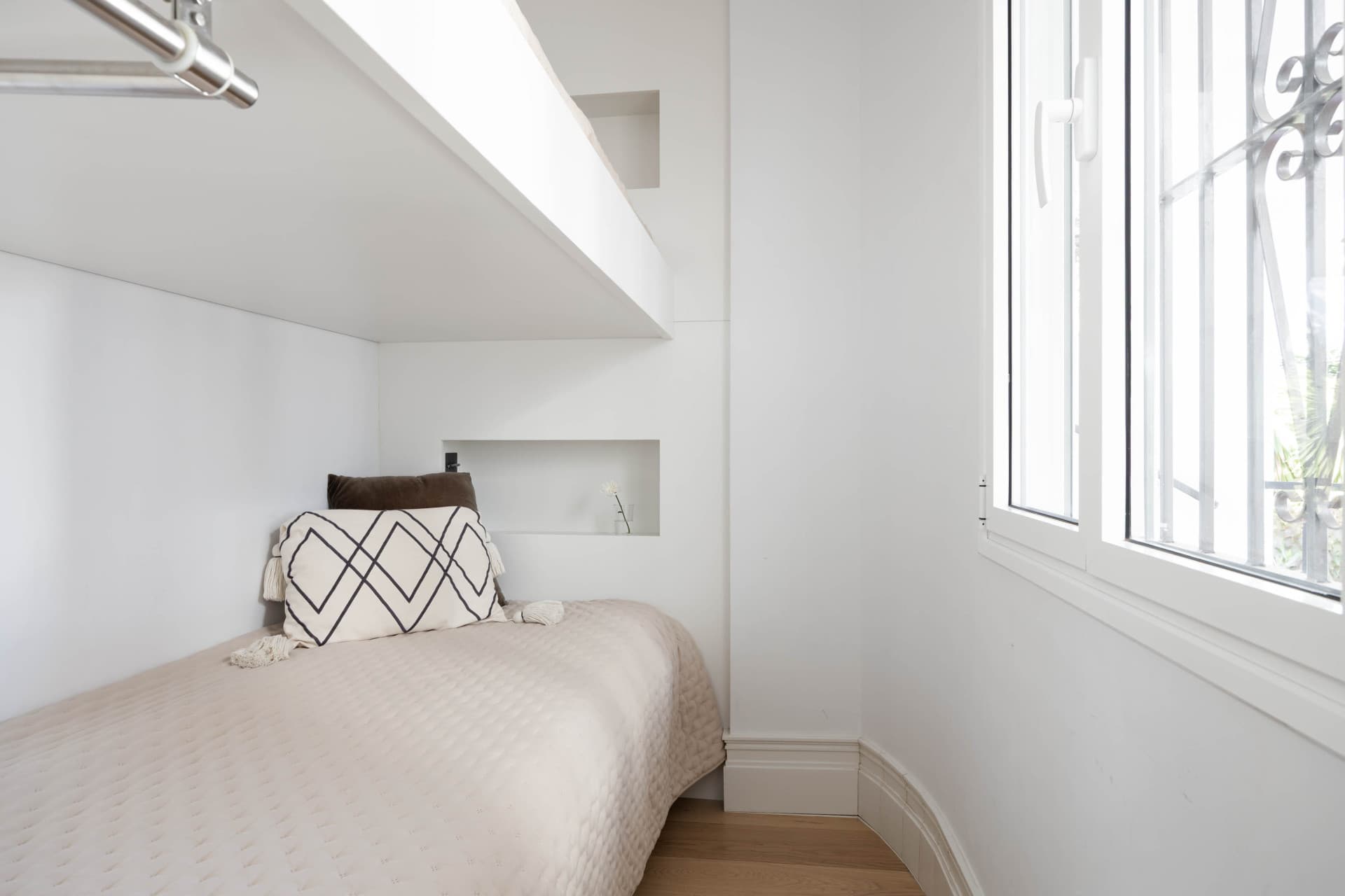 Beautifully Renovated Apartment with Stunning Views in Nueva Andalucía