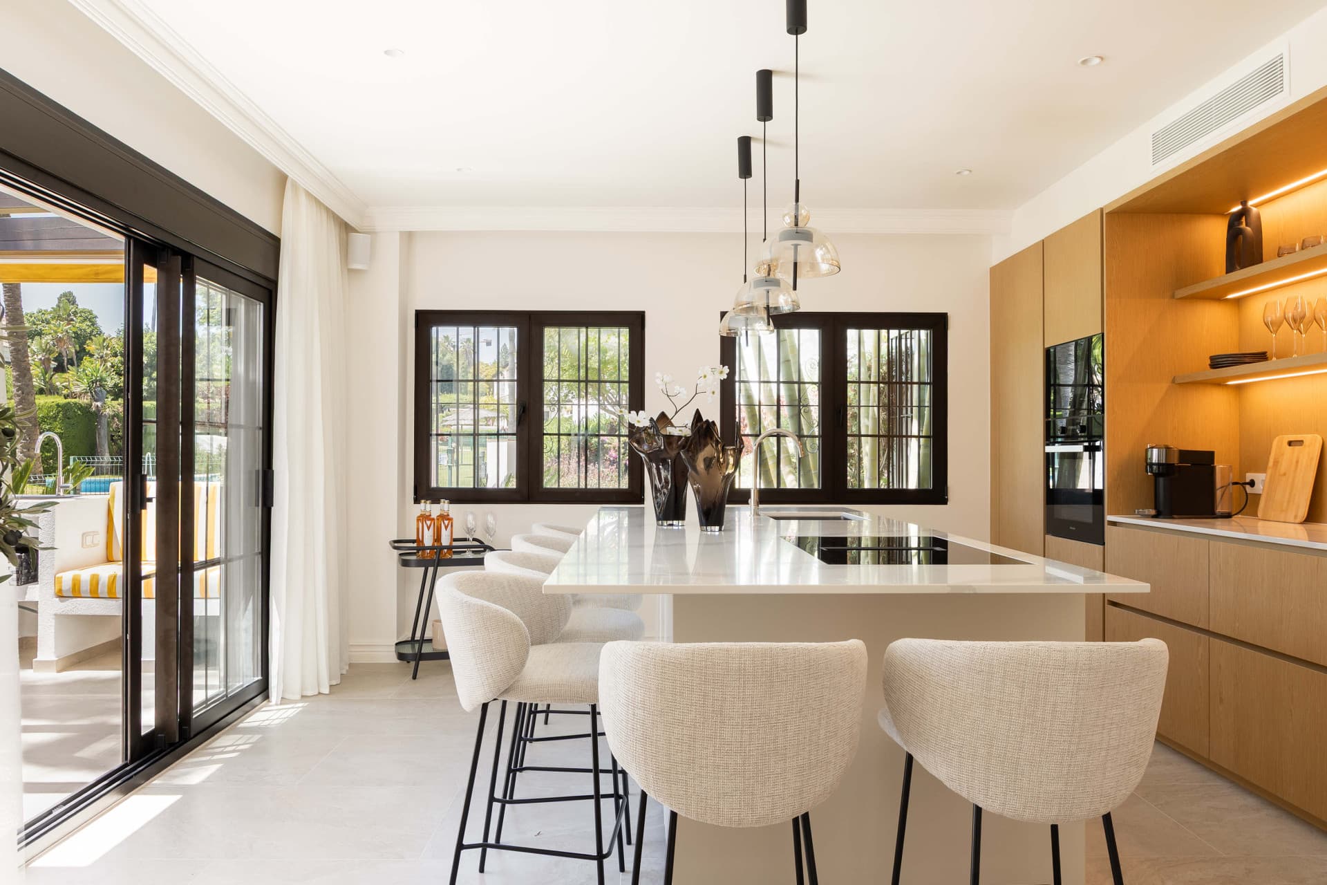 A fully renovated 3-bedroom apartment in iconic Aldea Blanca, rebuilt to Scandinavian standards with premium finishes and two south-west terraces, steps from Puerto Banús.