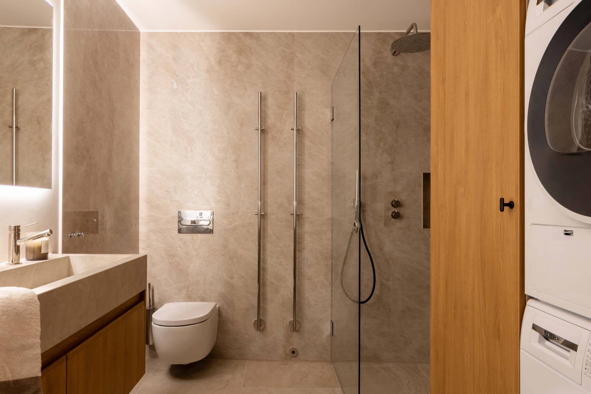 A fully renovated 3-bedroom apartment in iconic Aldea Blanca, rebuilt to Scandinavian standards with premium finishes and two south-west terraces, steps from Puerto Banús.