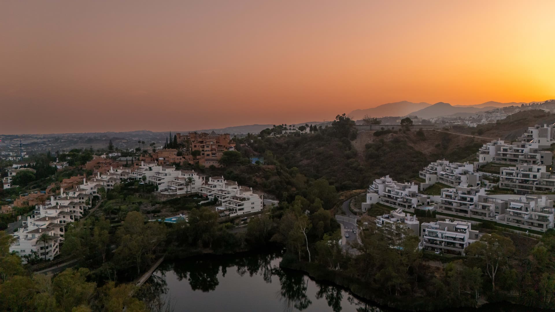 Panoramic sea, lake and La Concha views meet modern design, a private plunge pool and stylish outdoor living in Les Belvederes, Nueva Andalucia.