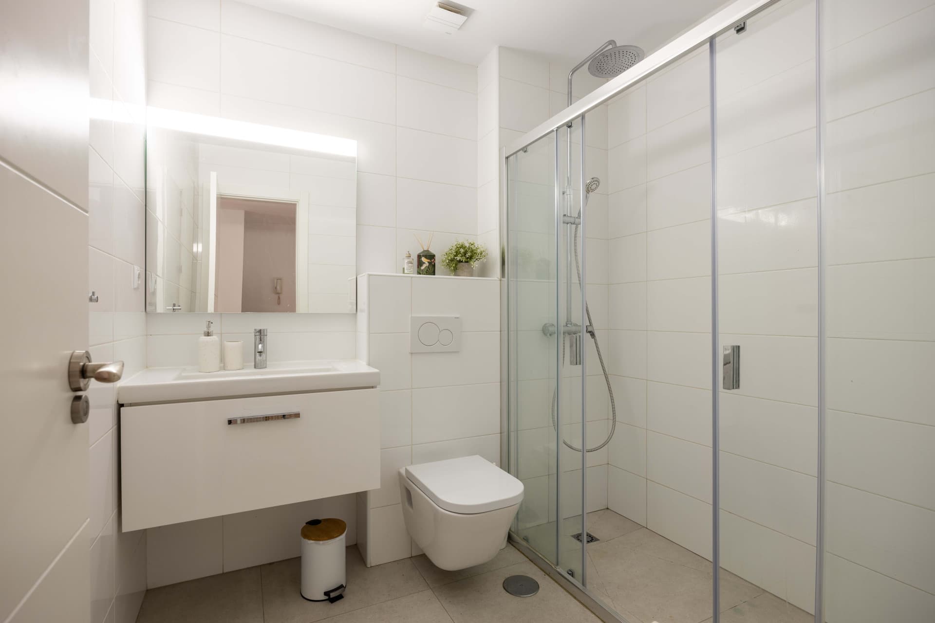 Luxury 3-bedroom apartment in Nueva Andalucía, close to the beach with sea views