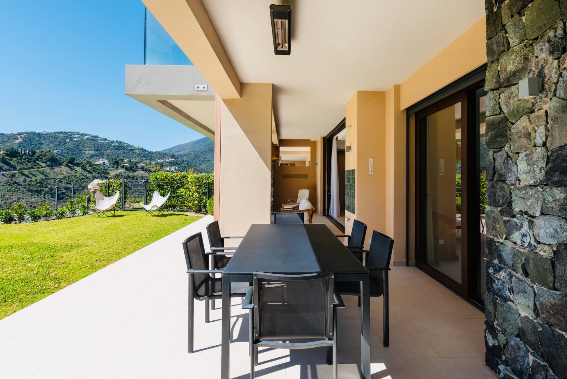 Key features at a glance: - Exceptional Spaces: 135m² + 66m² terraces - Unique Private Garden: almost 400m² for private
