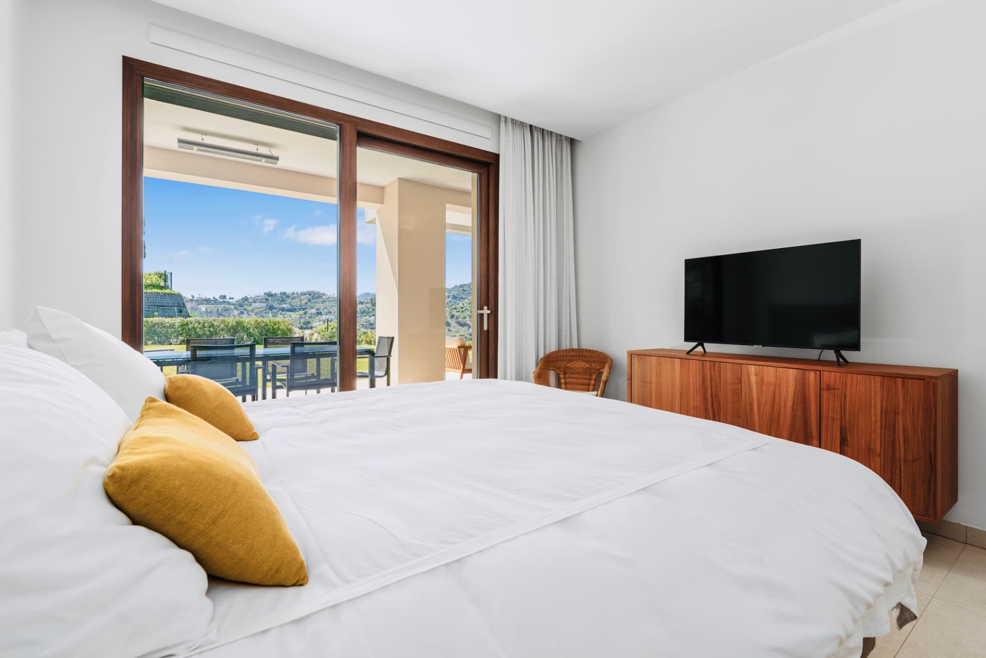 Key features at a glance: - Exceptional Spaces: 135m² + 66m² terraces - Unique Private Garden: almost 400m² for private