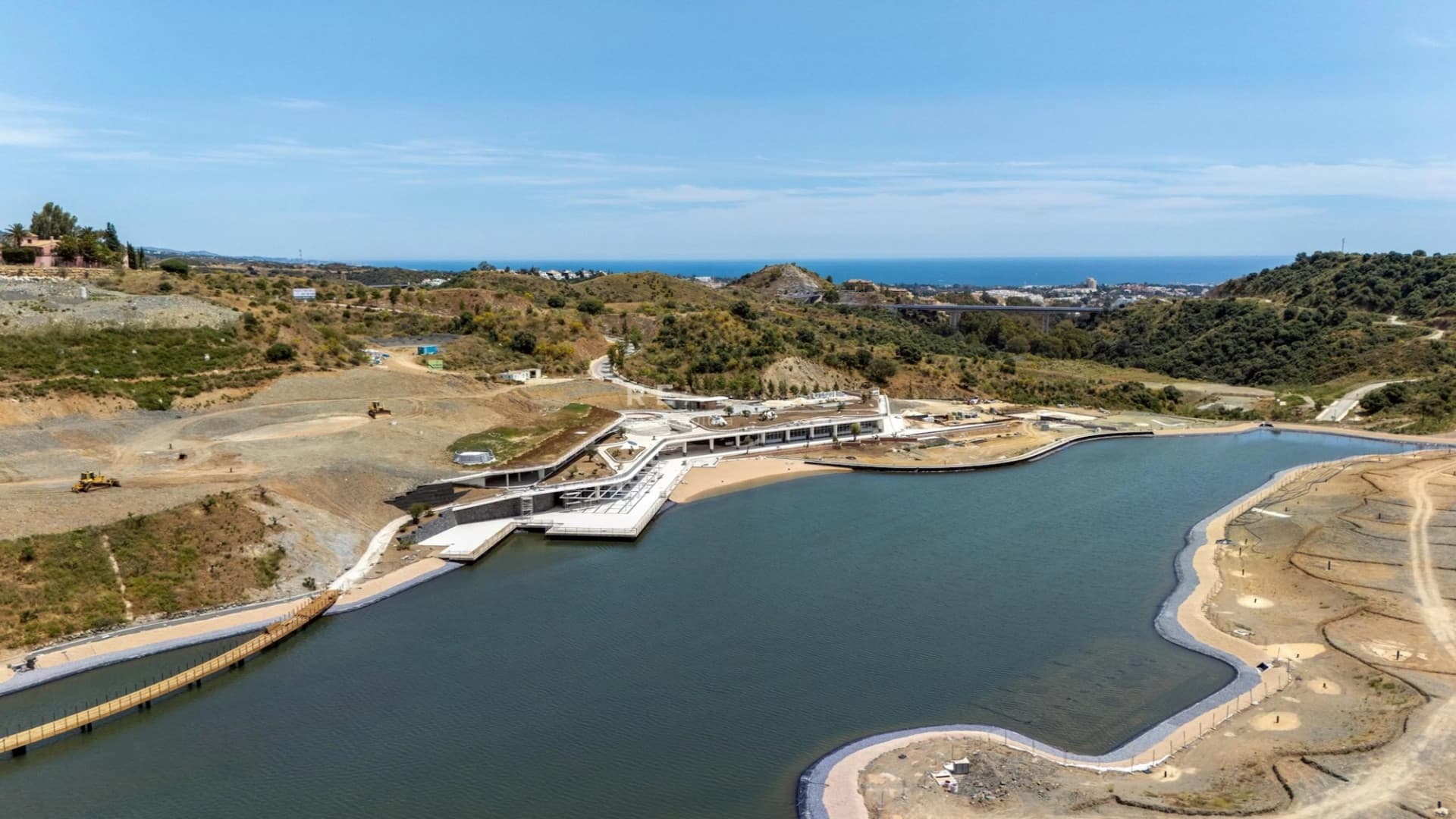 Key features at a glance: - Exceptional Spaces: 135m² + 66m² terraces - Unique Private Garden: almost 400m² for private