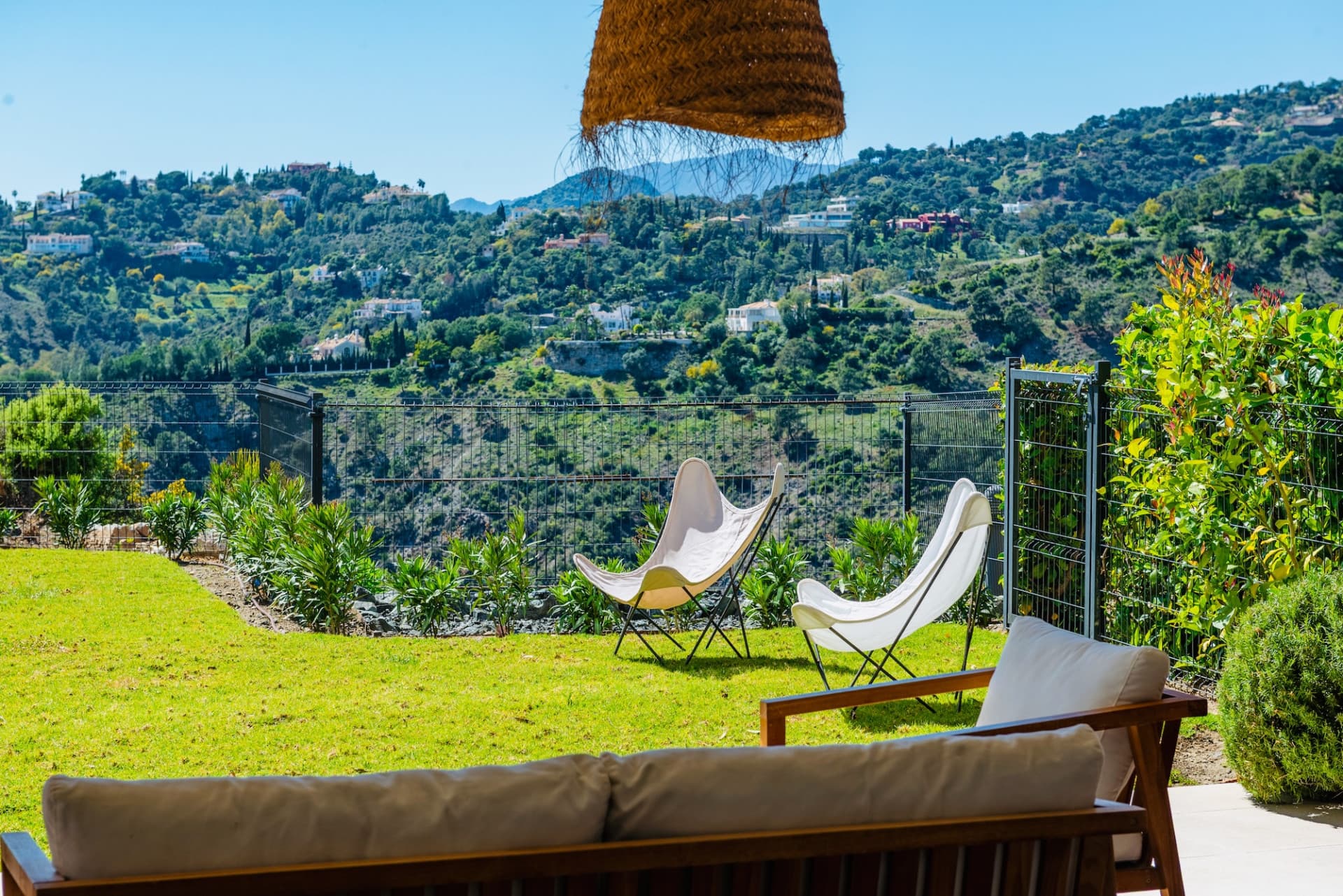 Key features at a glance: - Exceptional Spaces: 135m² + 66m² terraces - Unique Private Garden: almost 400m² for private