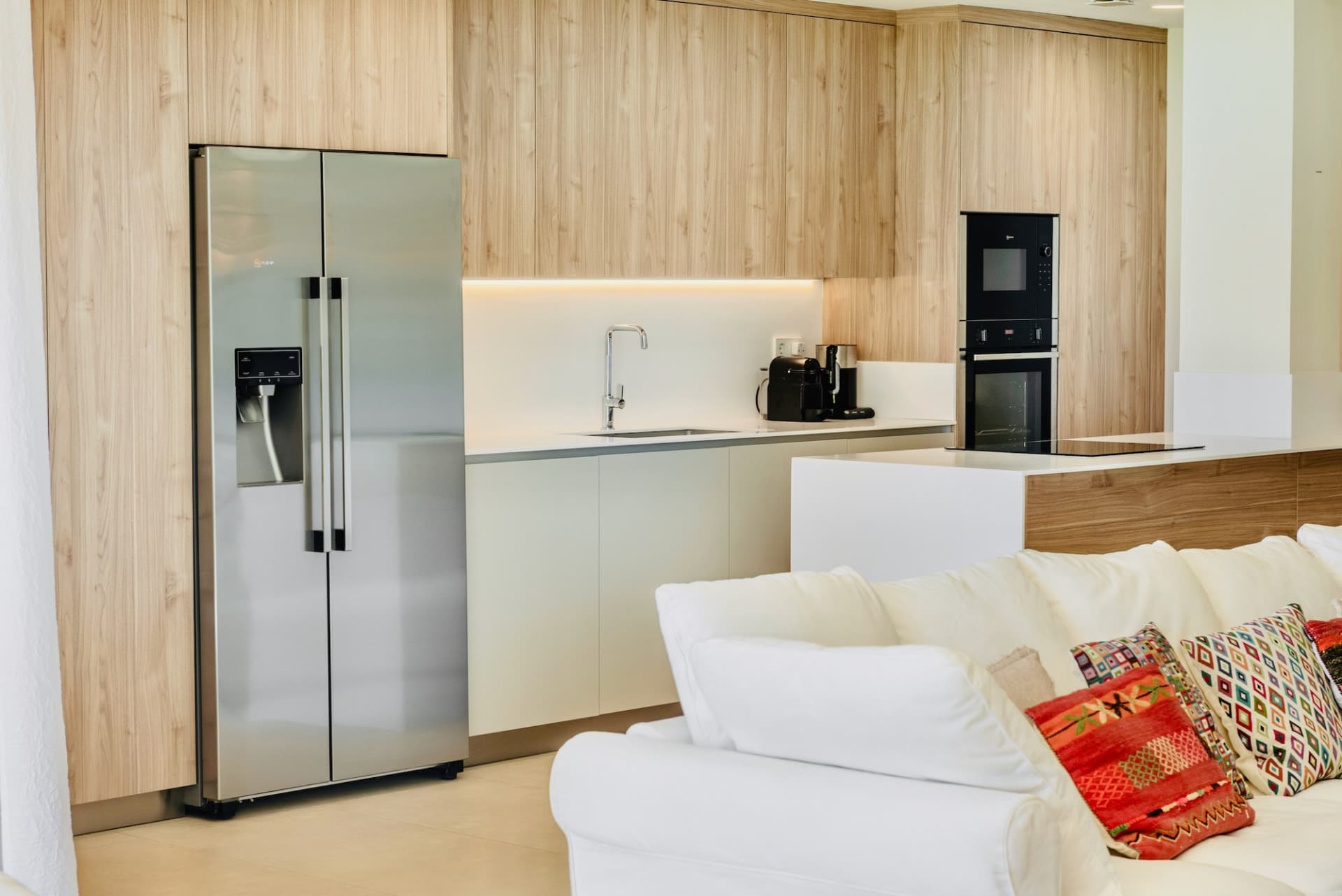 Key features at a glance: - Exceptional Spaces: 135m² + 66m² terraces - Unique Private Garden: almost 400m² for private