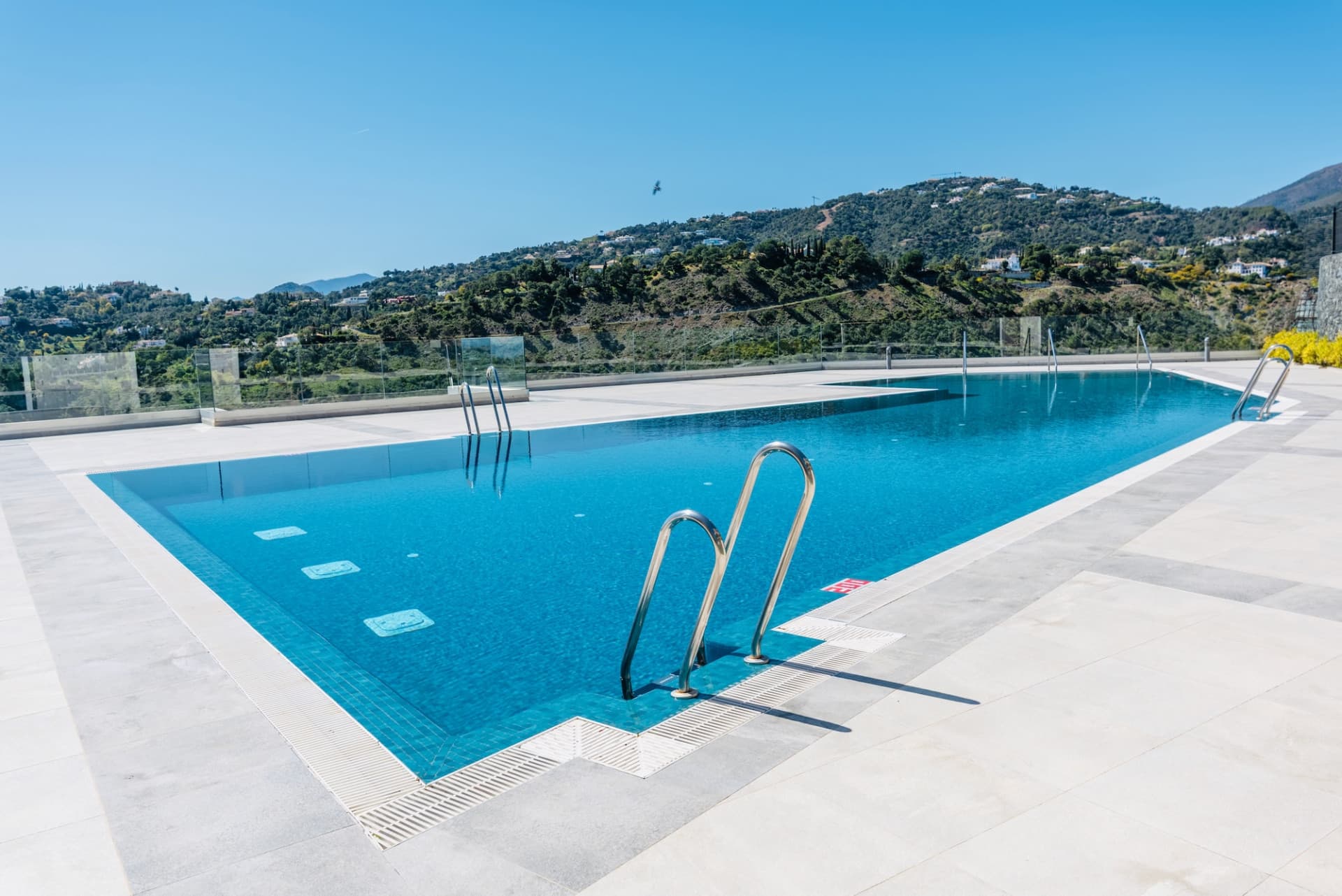Key features at a glance: - Exceptional Spaces: 135m² + 66m² terraces - Unique Private Garden: almost 400m² for private