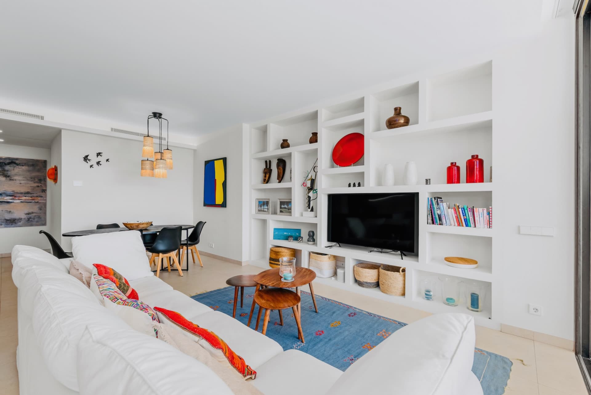 Key features at a glance: - Exceptional Spaces: 135m² + 66m² terraces - Unique Private Garden: almost 400m² for private