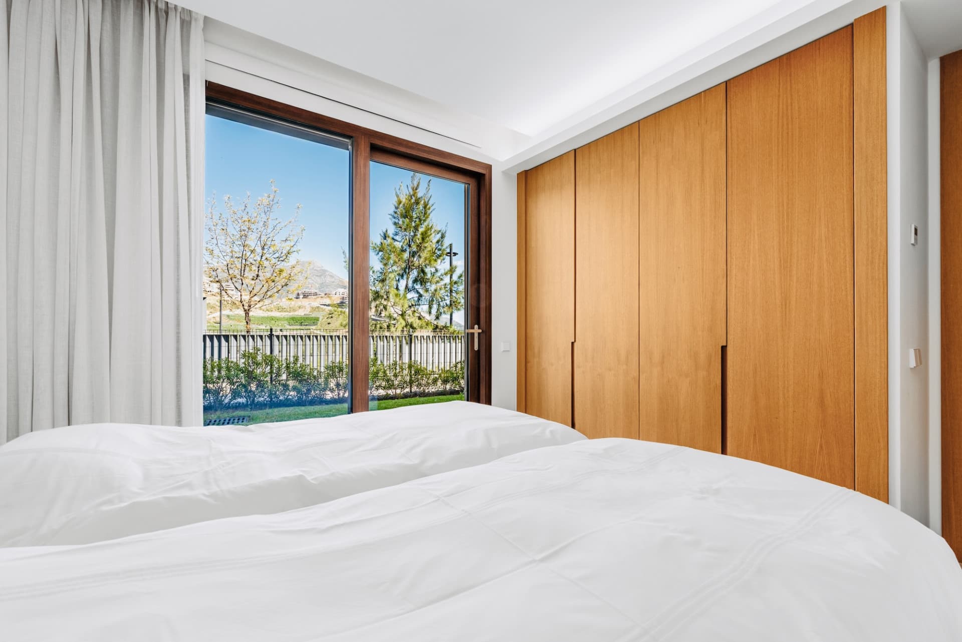 Key features at a glance: - Exceptional Spaces: 135m² + 66m² terraces - Unique Private Garden: almost 400m² for private