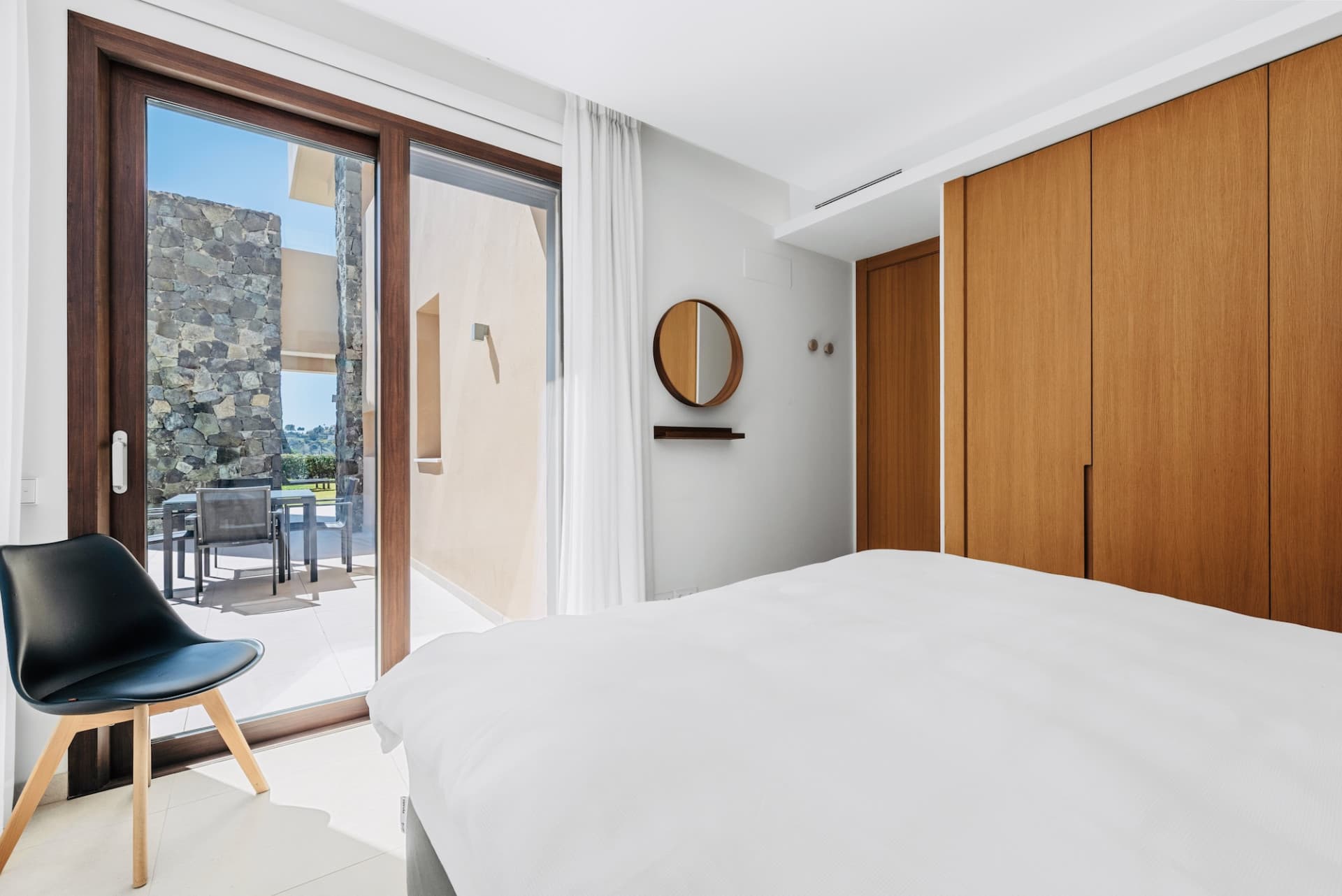 Key features at a glance: - Exceptional Spaces: 135m² + 66m² terraces - Unique Private Garden: almost 400m² for private
