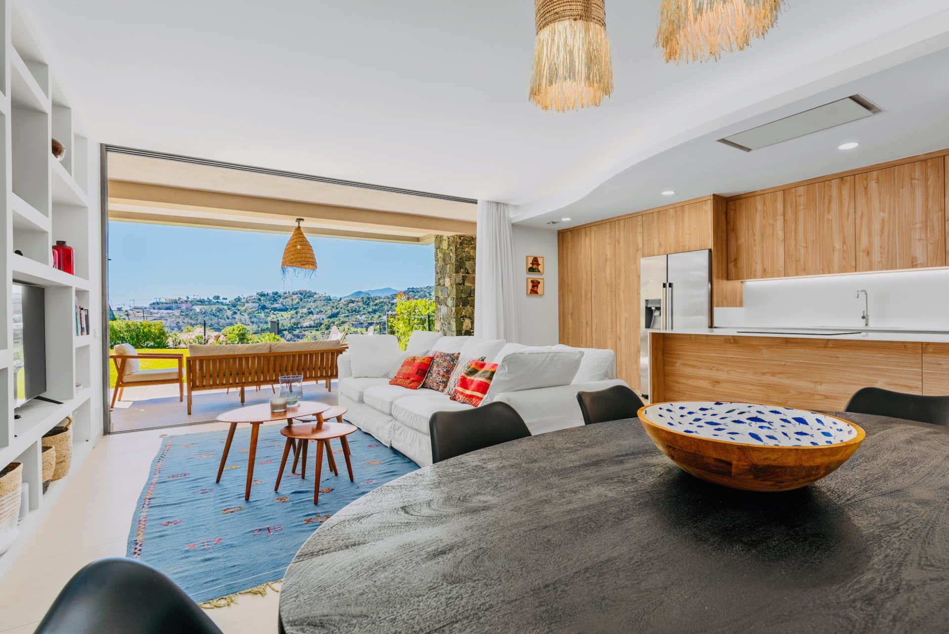Key features at a glance: - Exceptional Spaces: 135m² + 66m² terraces - Unique Private Garden: almost 400m² for private