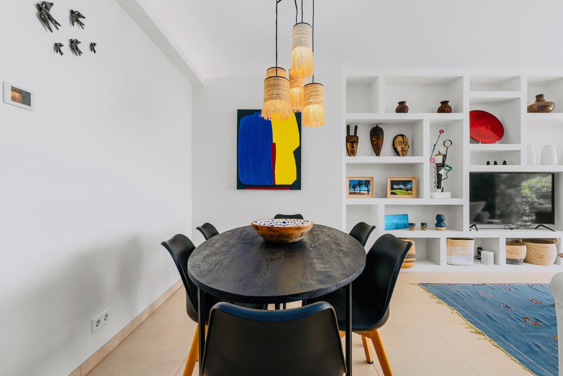 Key features at a glance: - Exceptional Spaces: 135m² + 66m² terraces - Unique Private Garden: almost 400m² for private