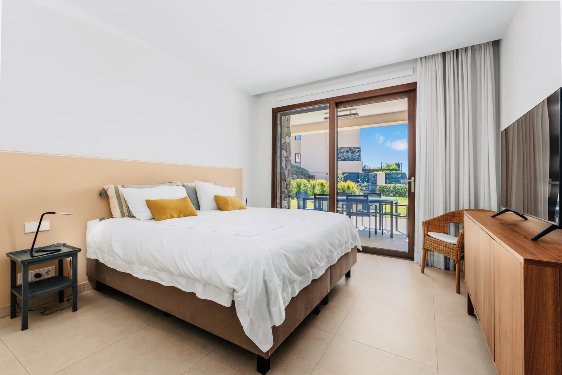 Key features at a glance: - Exceptional Spaces: 135m² + 66m² terraces - Unique Private Garden: almost 400m² for private