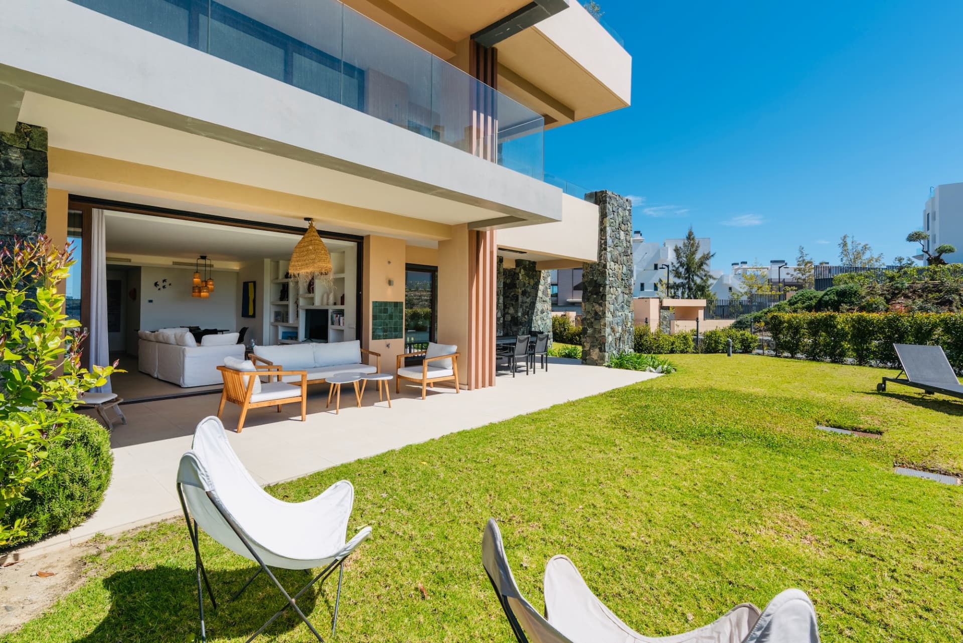 Key features at a glance: - Exceptional Spaces: 135m² + 66m² terraces - Unique Private Garden: almost 400m² for private