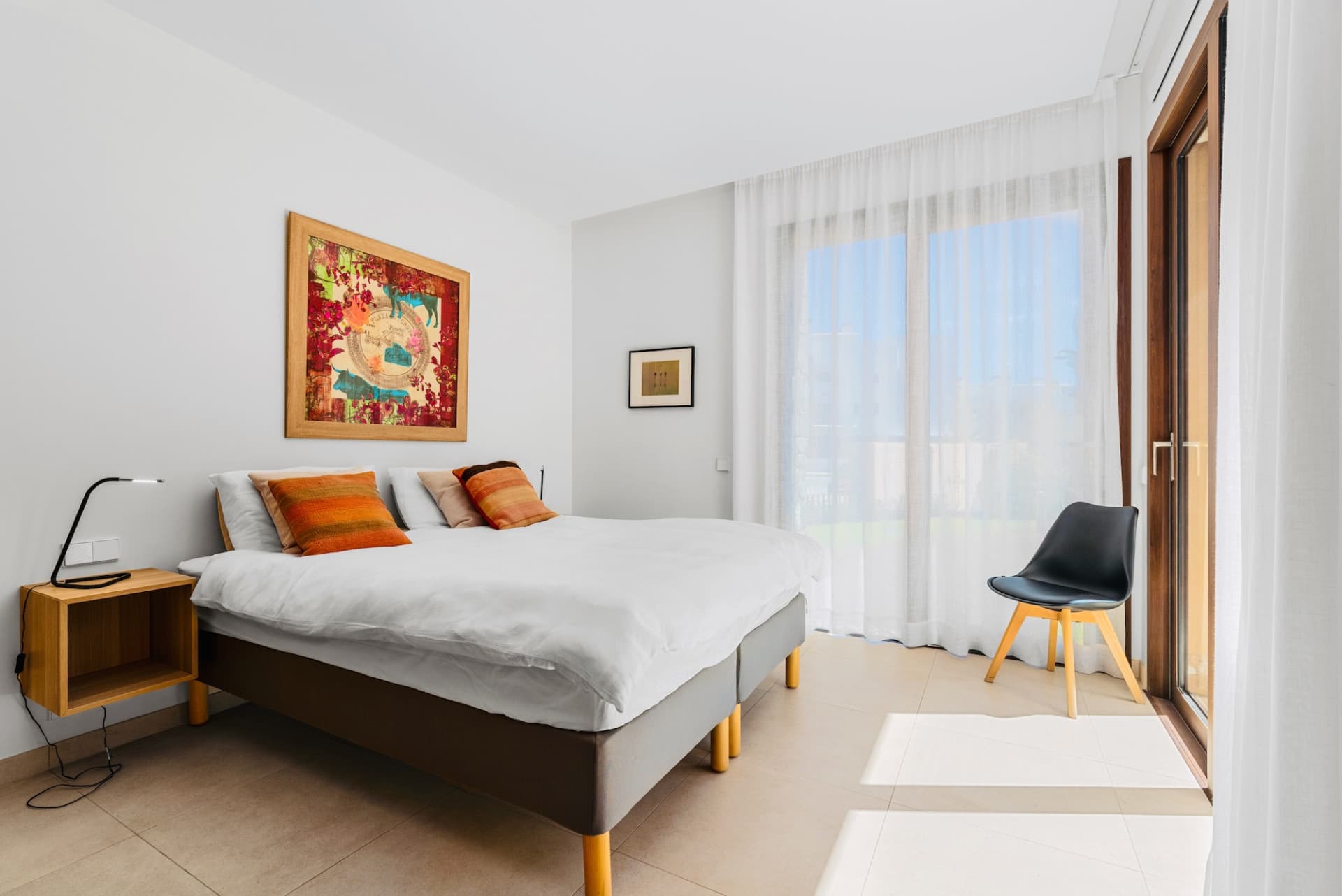 Key features at a glance: - Exceptional Spaces: 135m² + 66m² terraces - Unique Private Garden: almost 400m² for private