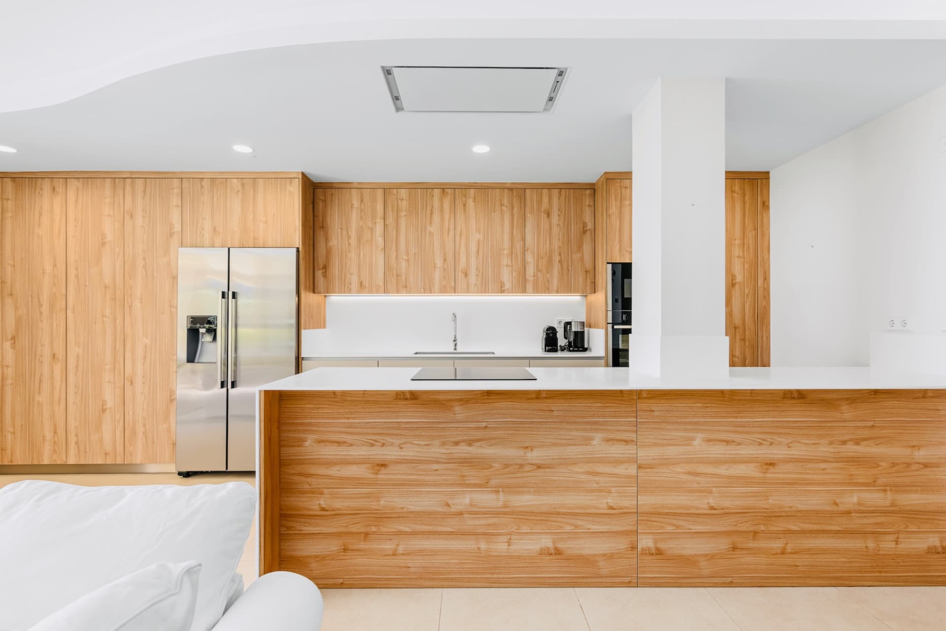 Key features at a glance: - Exceptional Spaces: 135m² + 66m² terraces - Unique Private Garden: almost 400m² for private