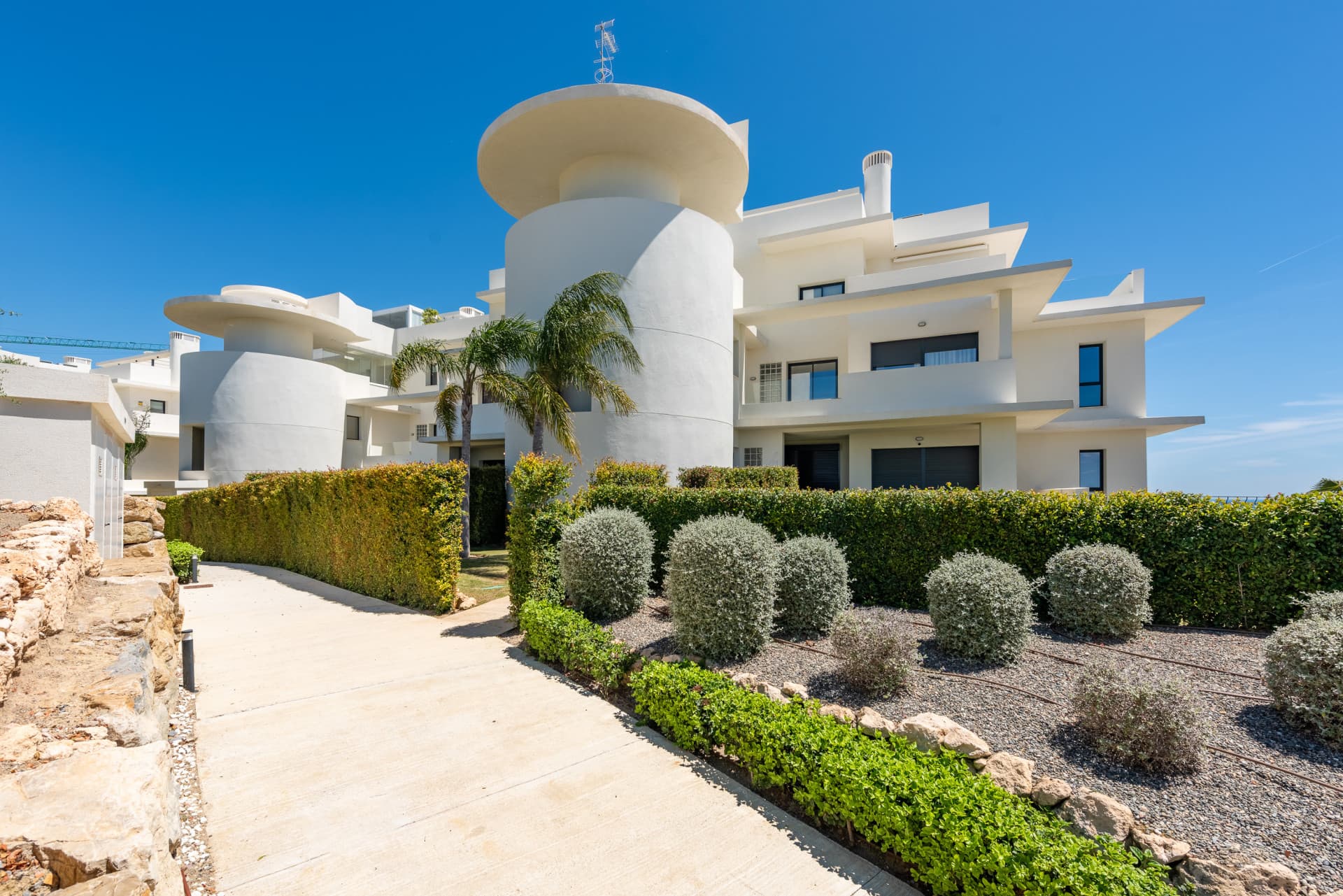 2-Bed Apartment with breathtaking views – Finca Cortesin, Costa del Sol