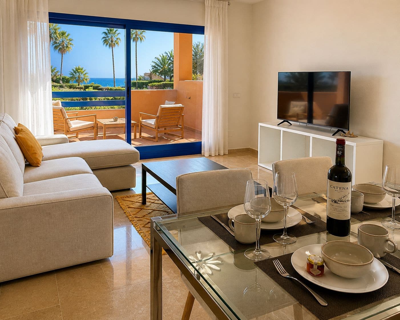Oasis of Light and Mediterranean Views in Duquesa
